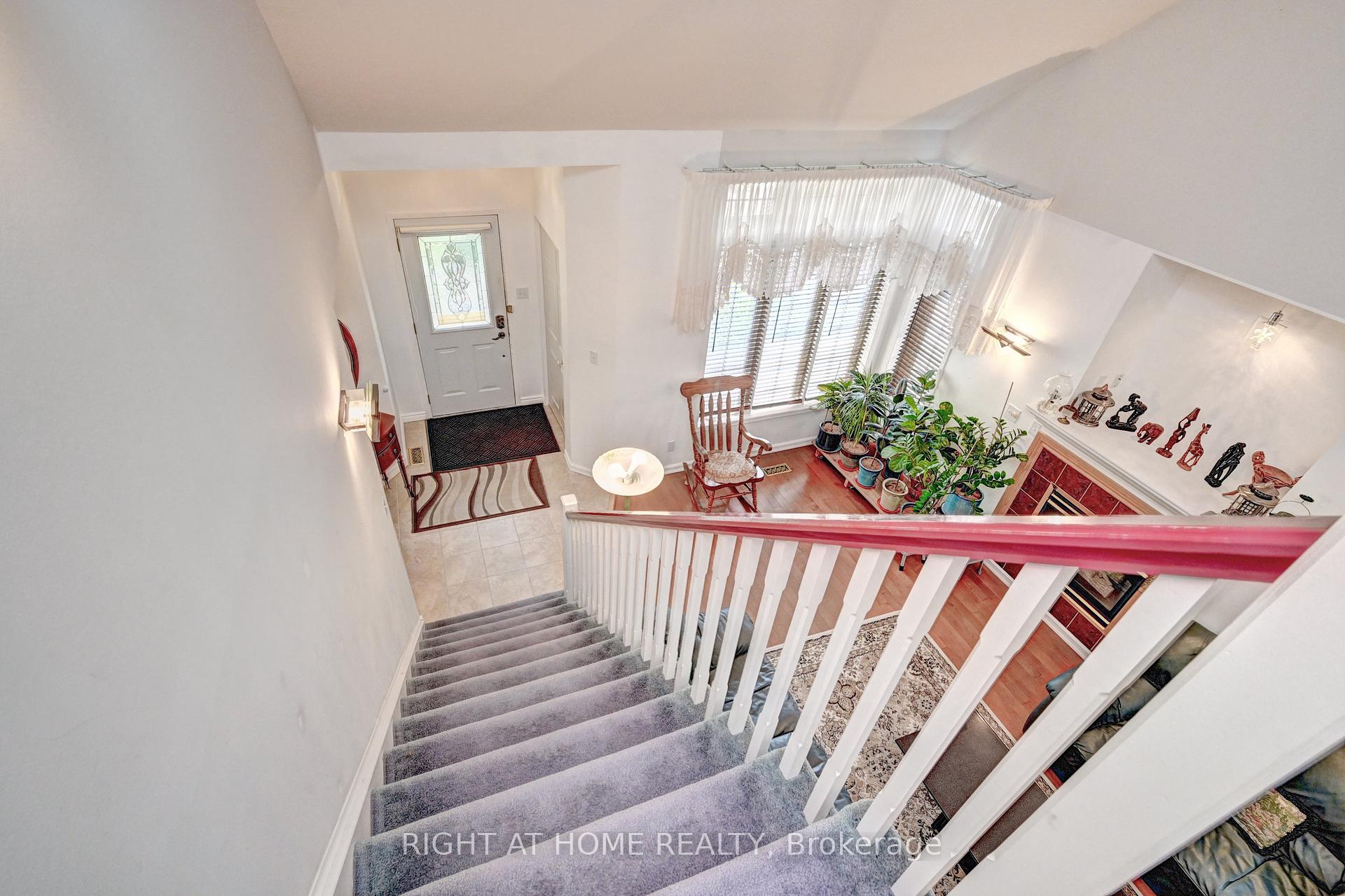 Photo 17 of 436 Dansbury Drive, Waterloo — HOMEH