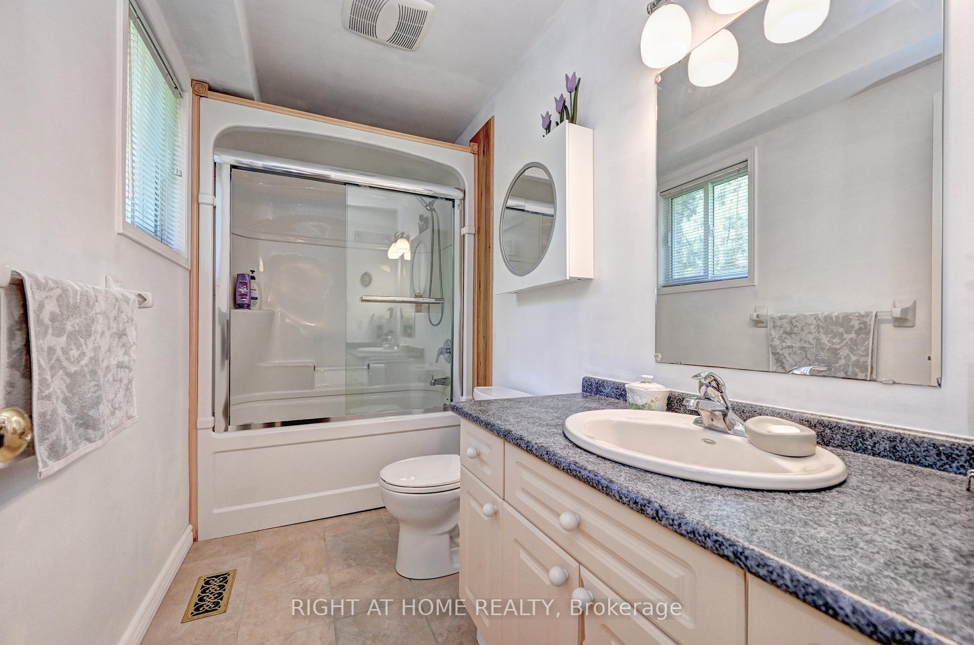 Photo 27 of 436 Dansbury Drive, Waterloo — HOMEH