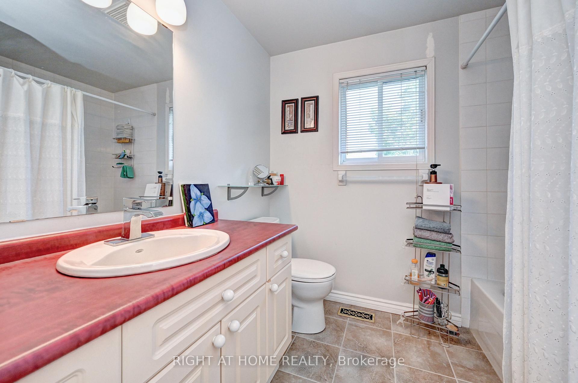Photo 28 of 436 Dansbury Drive, Waterloo — HOMEH