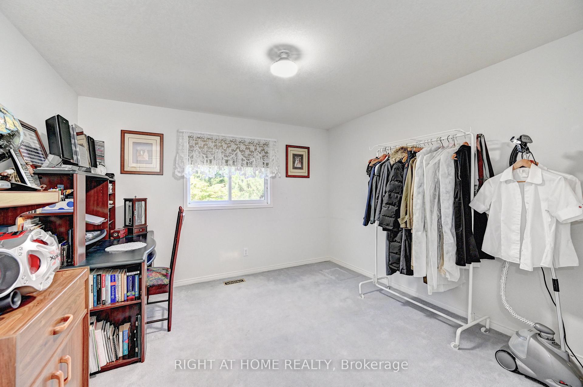 Photo 30 of 436 Dansbury Drive, Waterloo — HOMEH