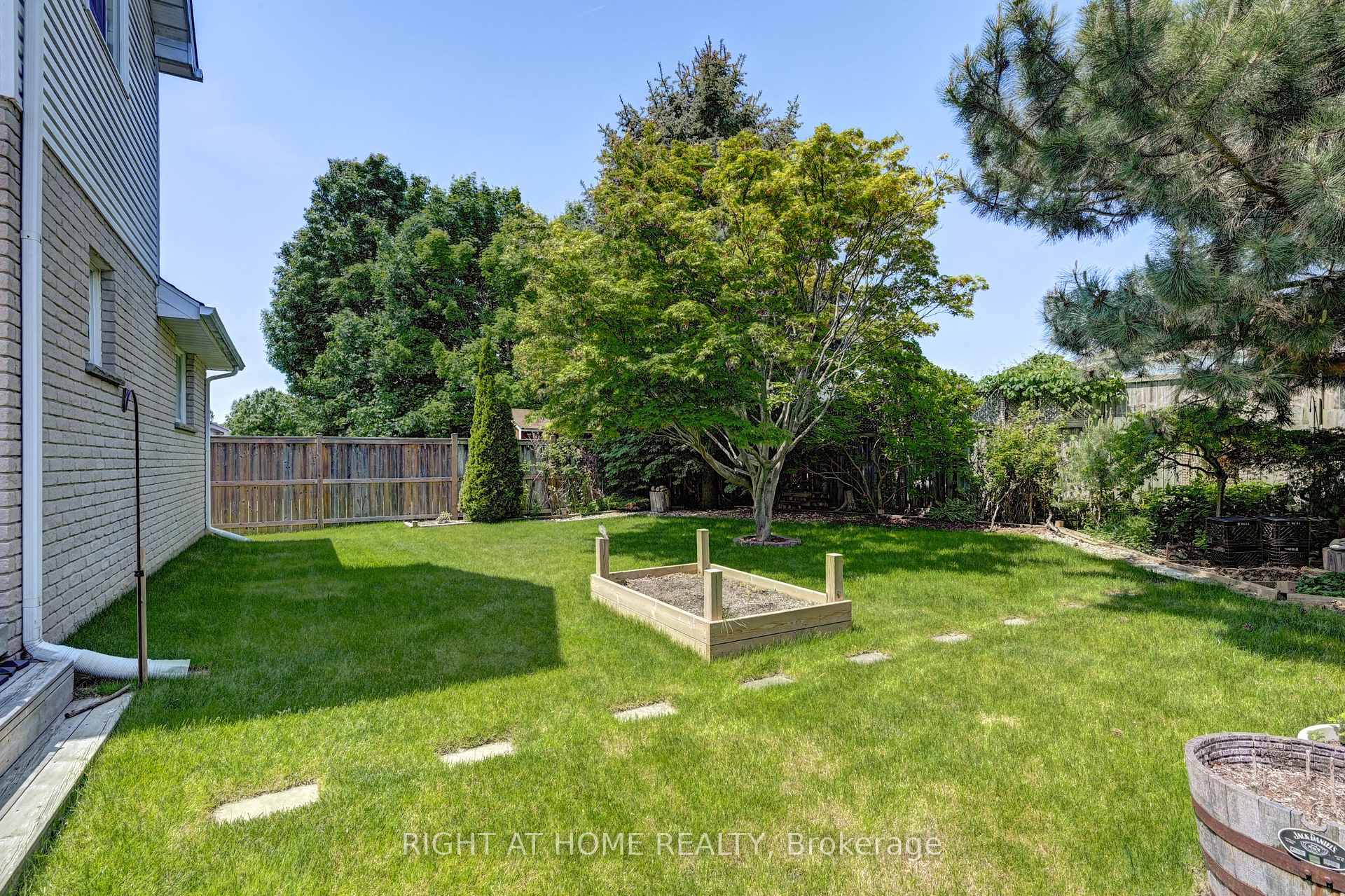Photo 39 of 436 Dansbury Drive, Waterloo — HOMEH
