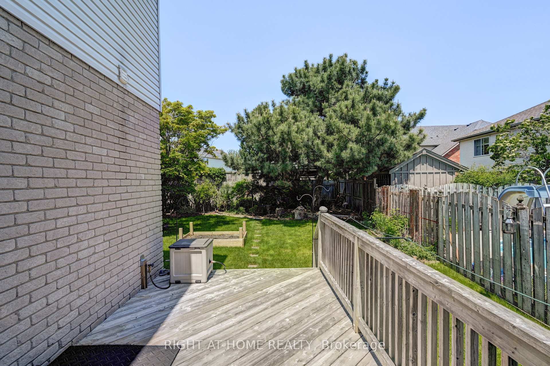 Photo 41 of 436 Dansbury Drive, Waterloo — HOMEH