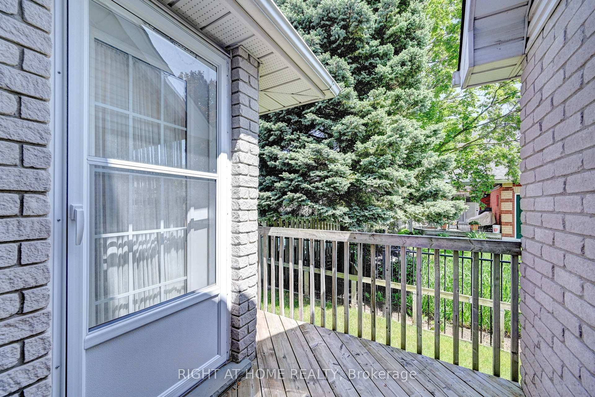 Photo 48 of 436 Dansbury Drive, Waterloo — HOMEH