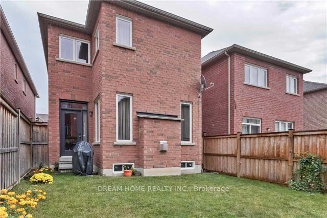 Photo 18 of 30 White Beach Crescent, Vaughan, Patterson — HOMEH