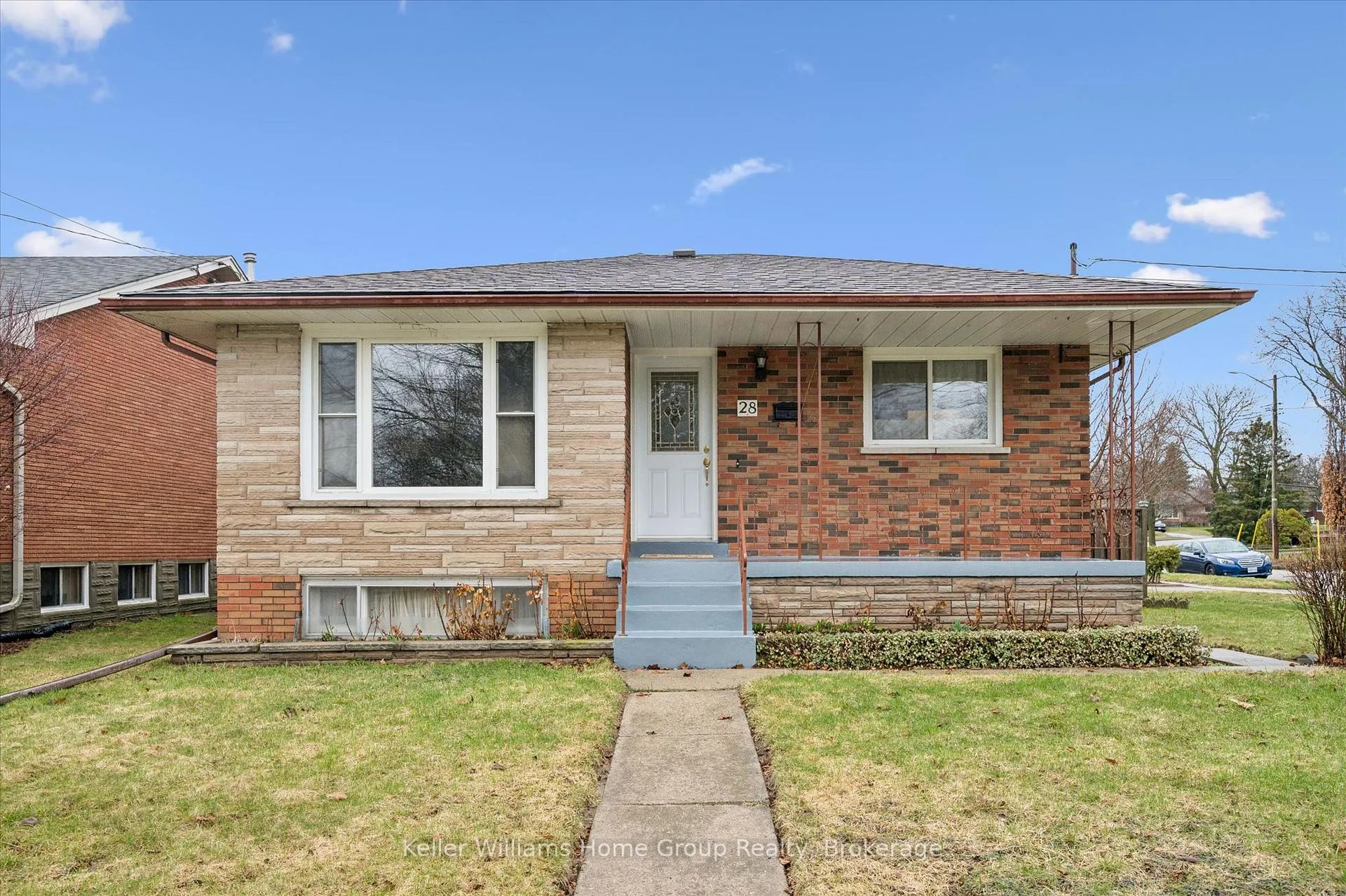 Photo 2 of 28 Normandy Drive, Guelph, St. George's — HOMEH
