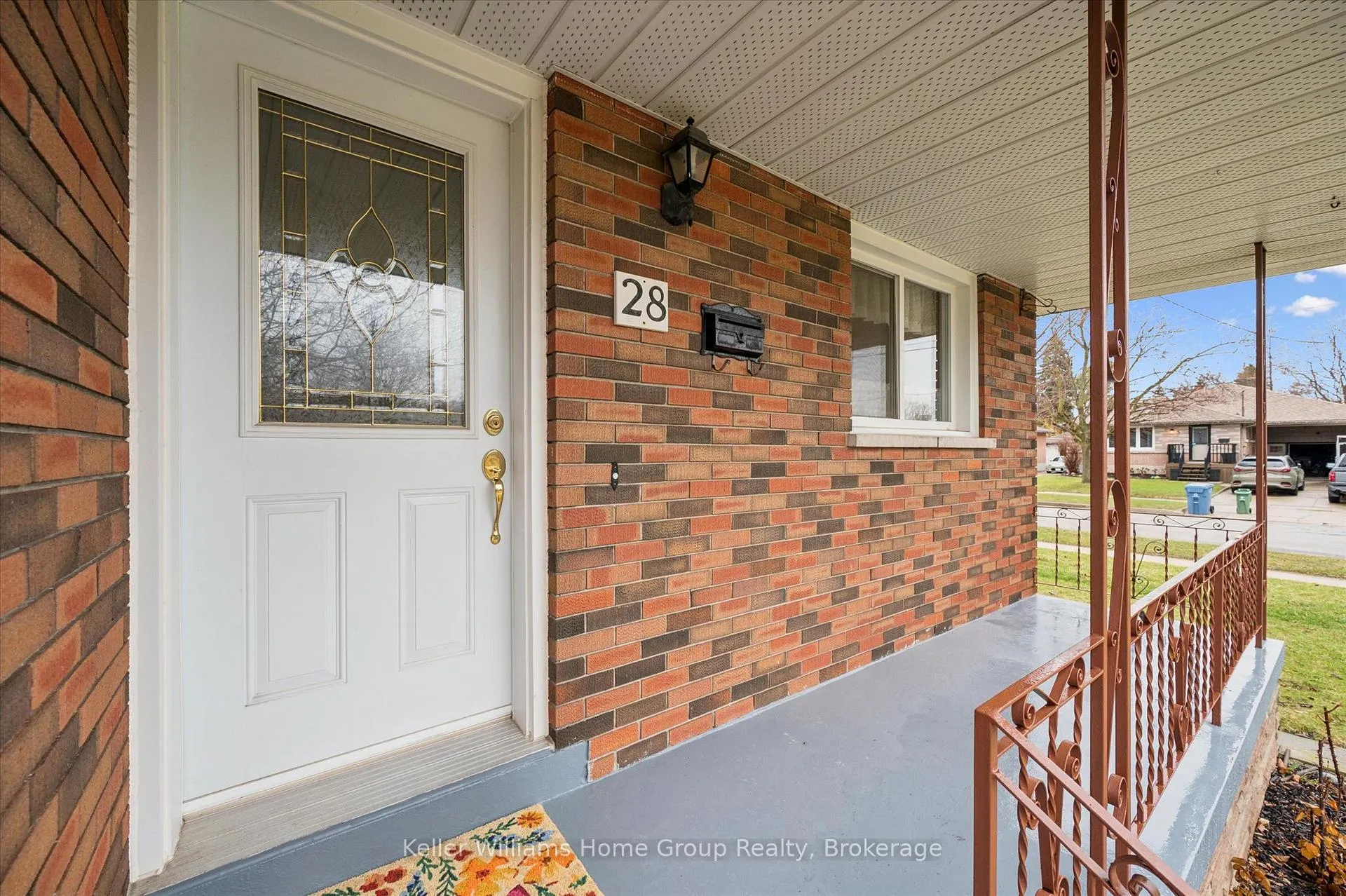 Photo 7 of 28 Normandy Drive, Guelph, St. George's — HOMEH