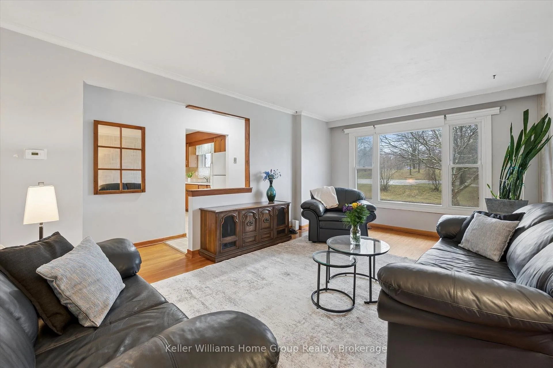 Photo 9 of 28 Normandy Drive, Guelph, St. George's — HOMEH