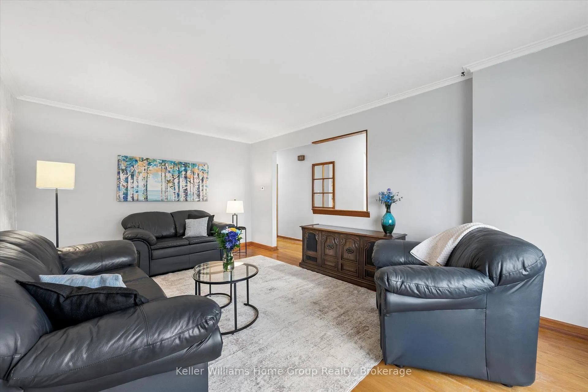 Photo 10 of 28 Normandy Drive, Guelph, St. George's — HOMEH