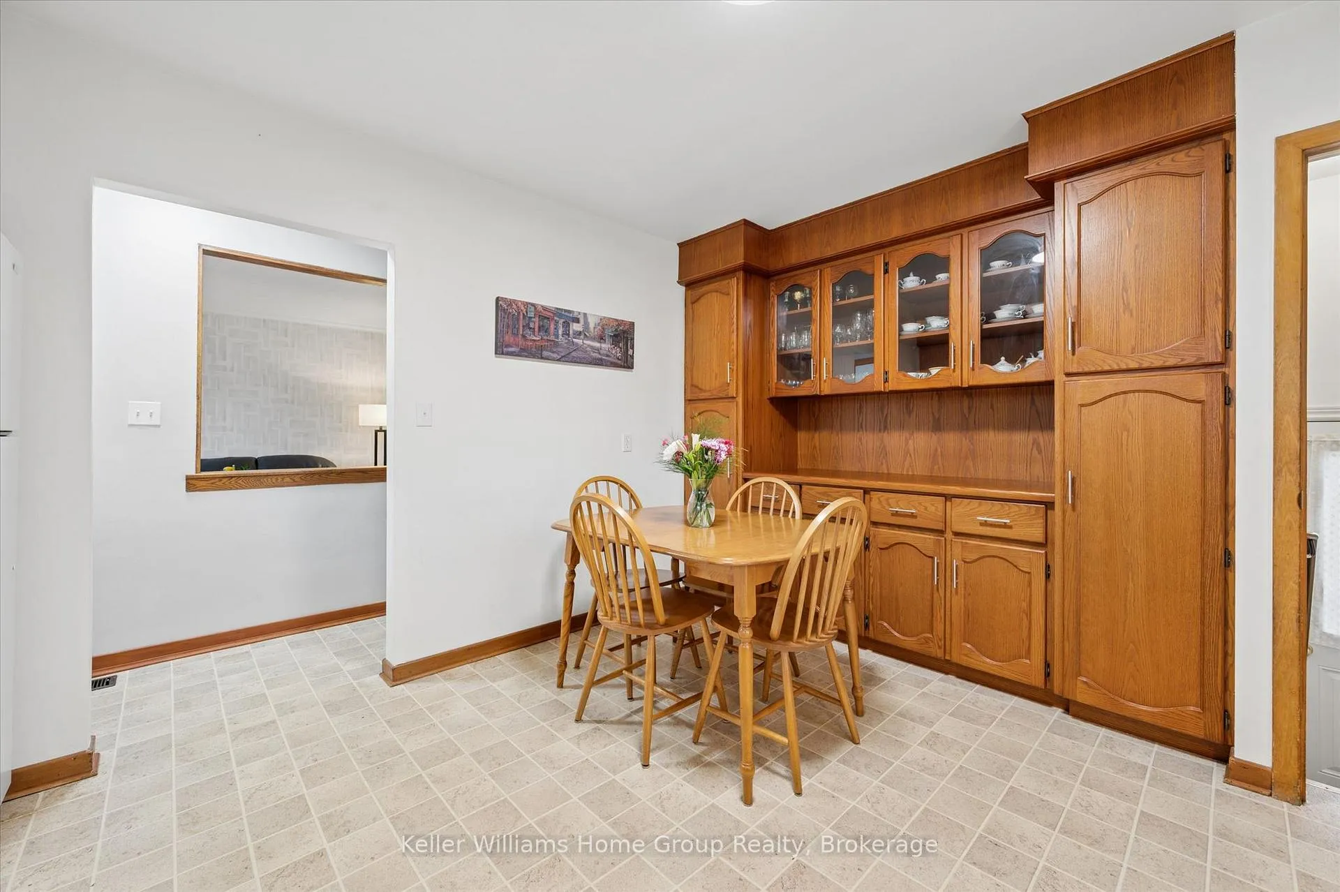 Photo 13 of 28 Normandy Drive, Guelph, St. George's — HOMEH
