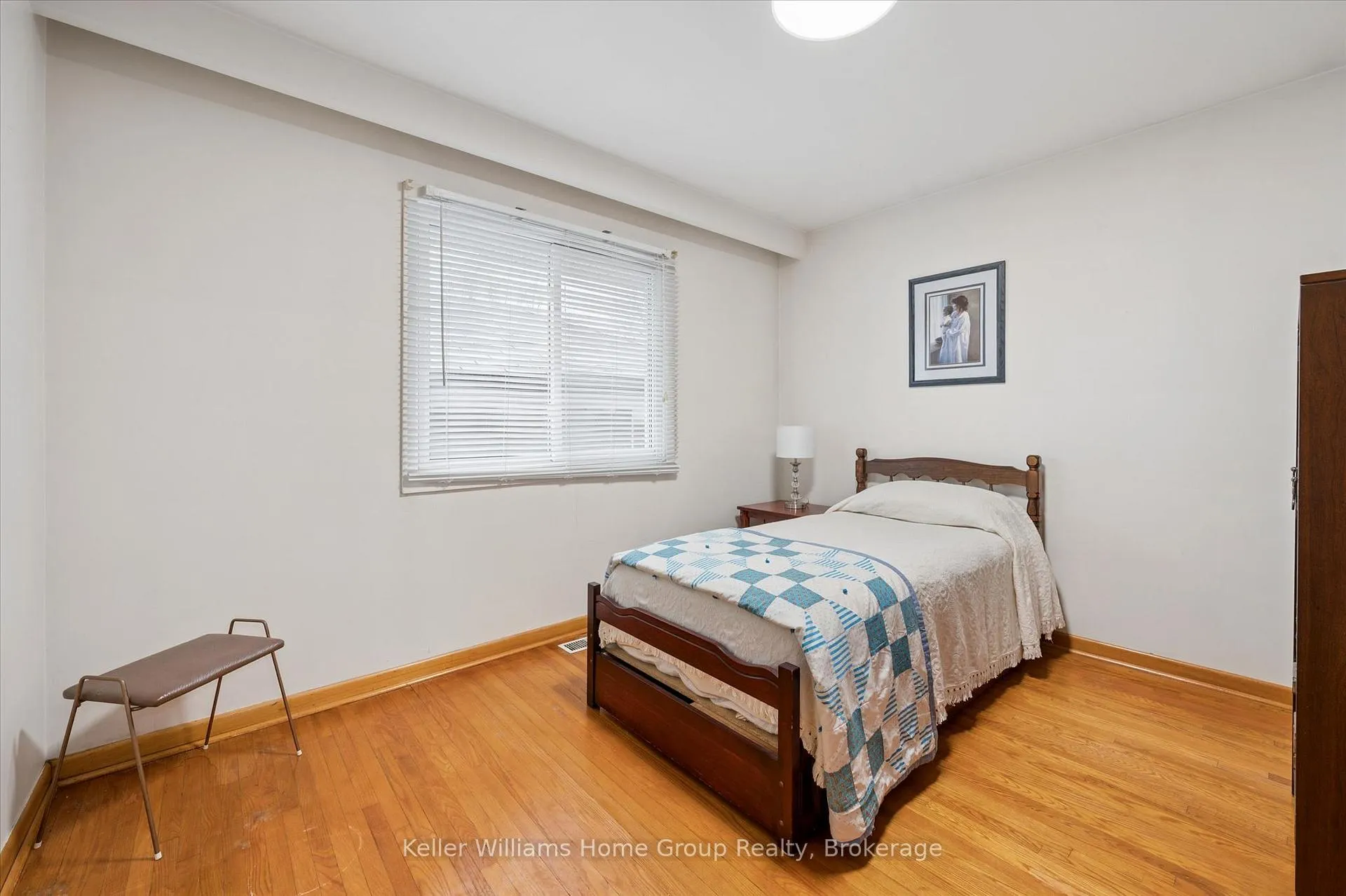 Photo 15 of 28 Normandy Drive, Guelph, St. George's — HOMEH