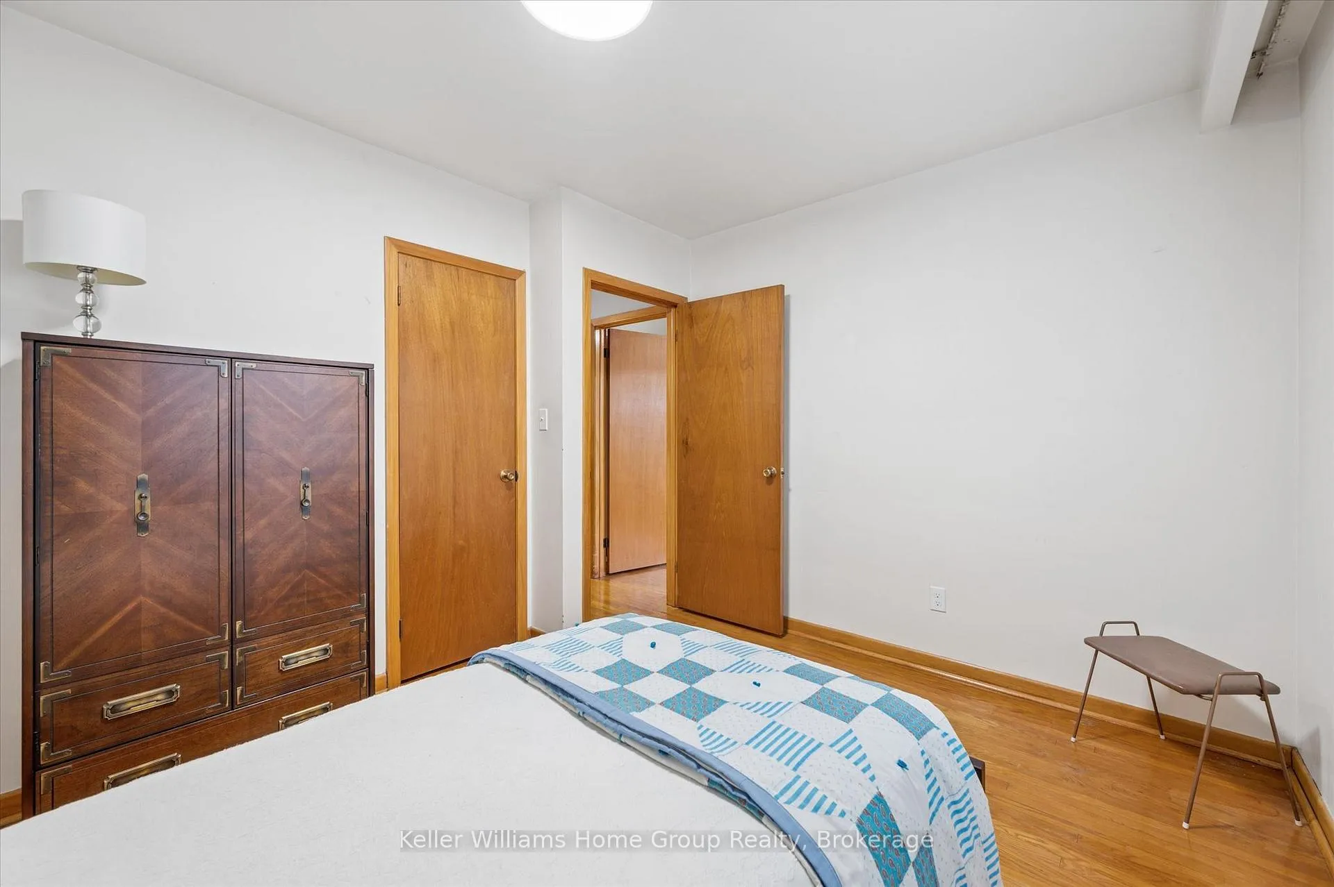Photo 16 of 28 Normandy Drive, Guelph, St. George's — HOMEH