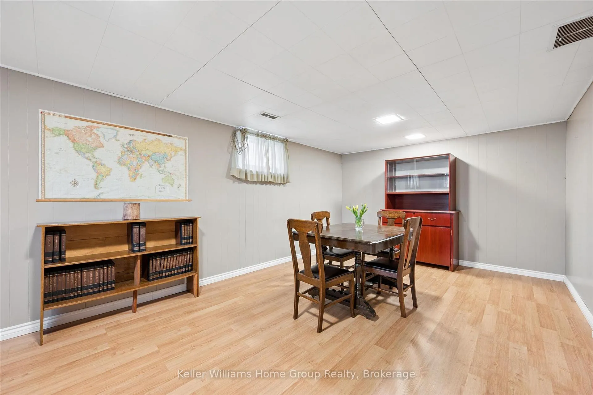 Photo 23 of 28 Normandy Drive, Guelph, St. George's — HOMEH