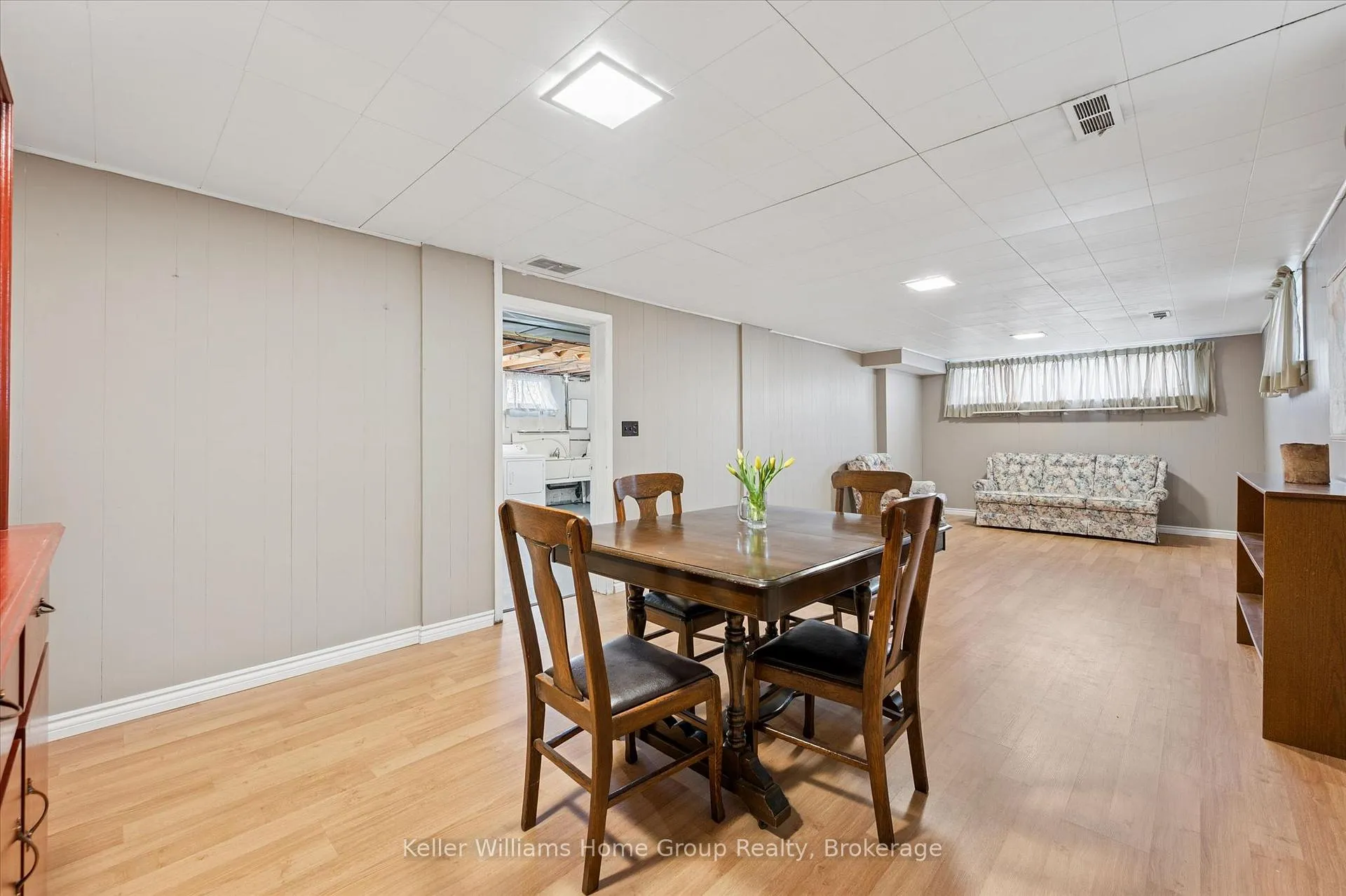 Photo 24 of 28 Normandy Drive, Guelph, St. George's — HOMEH