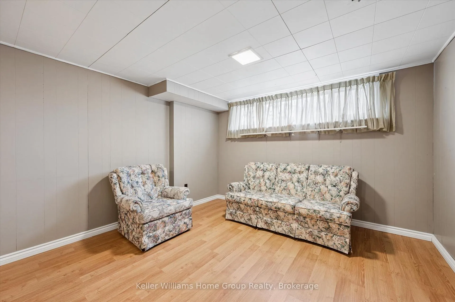 Photo 25 of 28 Normandy Drive, Guelph, St. George's — HOMEH
