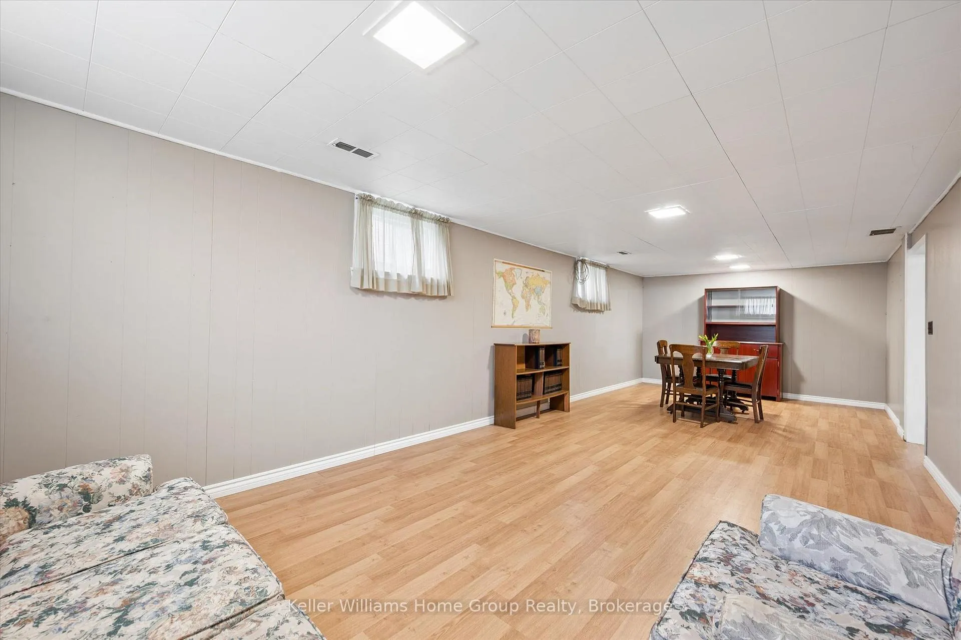 Photo 26 of 28 Normandy Drive, Guelph, St. George's — HOMEH