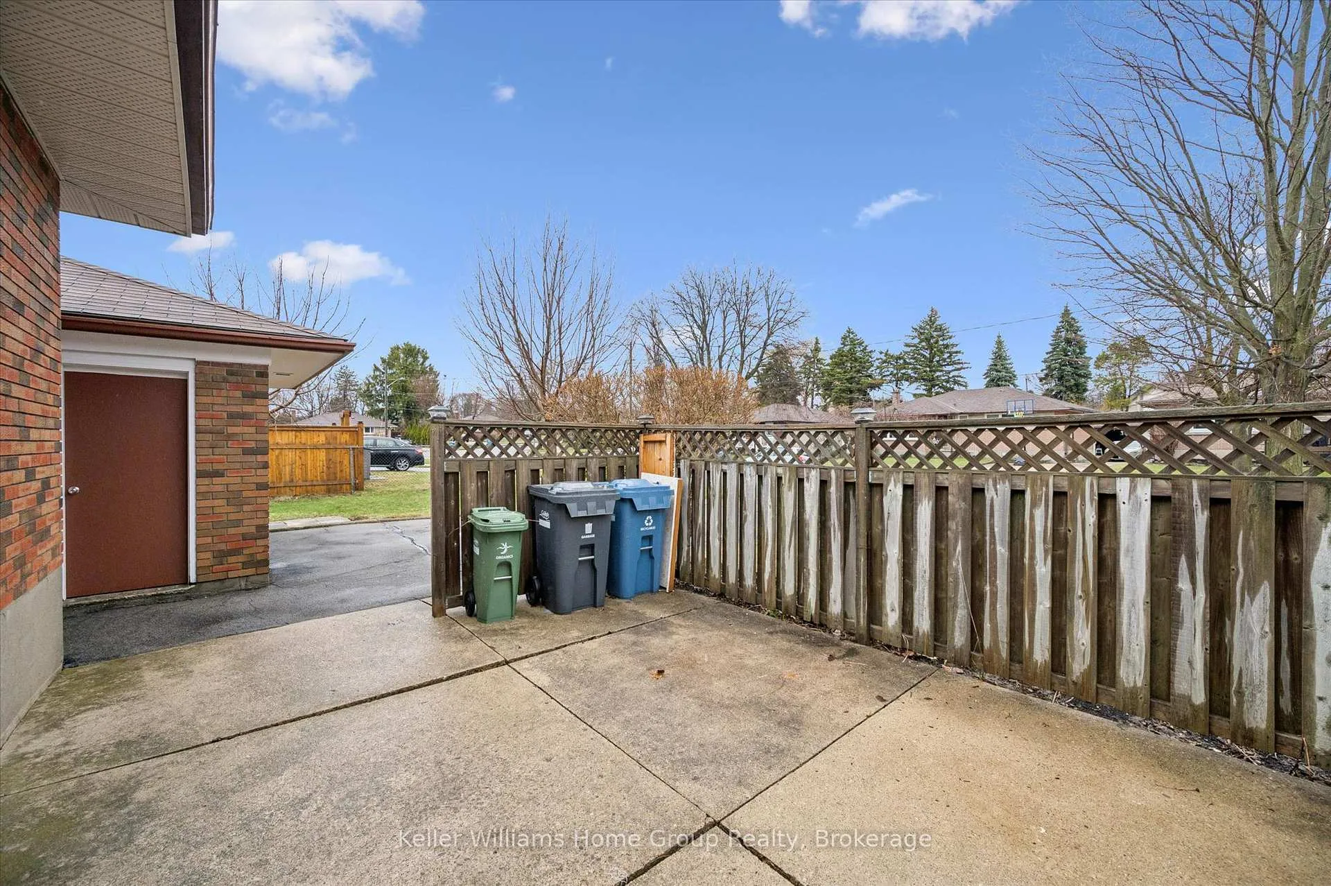 Photo 32 of 28 Normandy Drive, Guelph, St. George's — HOMEH