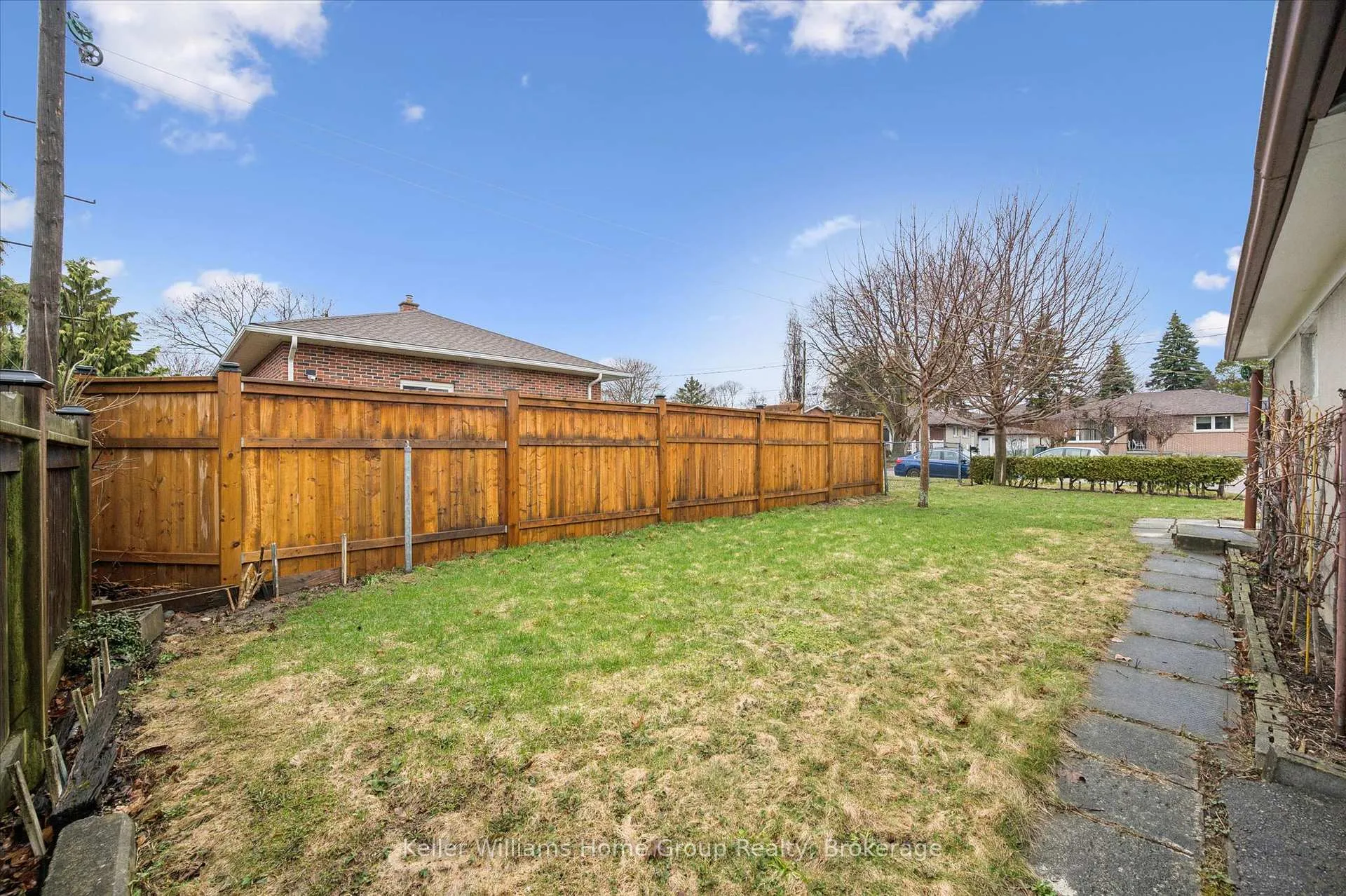 Photo 33 of 28 Normandy Drive, Guelph, St. George's — HOMEH