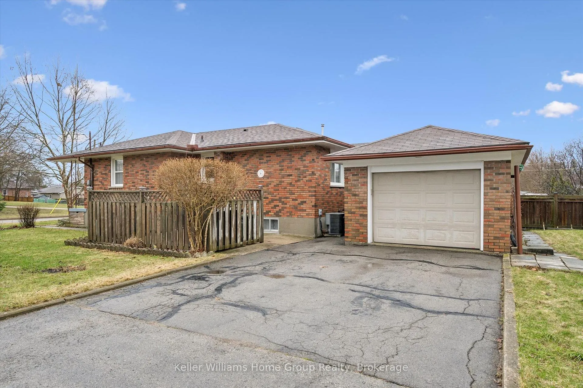Photo 37 of 28 Normandy Drive, Guelph, St. George's — HOMEH