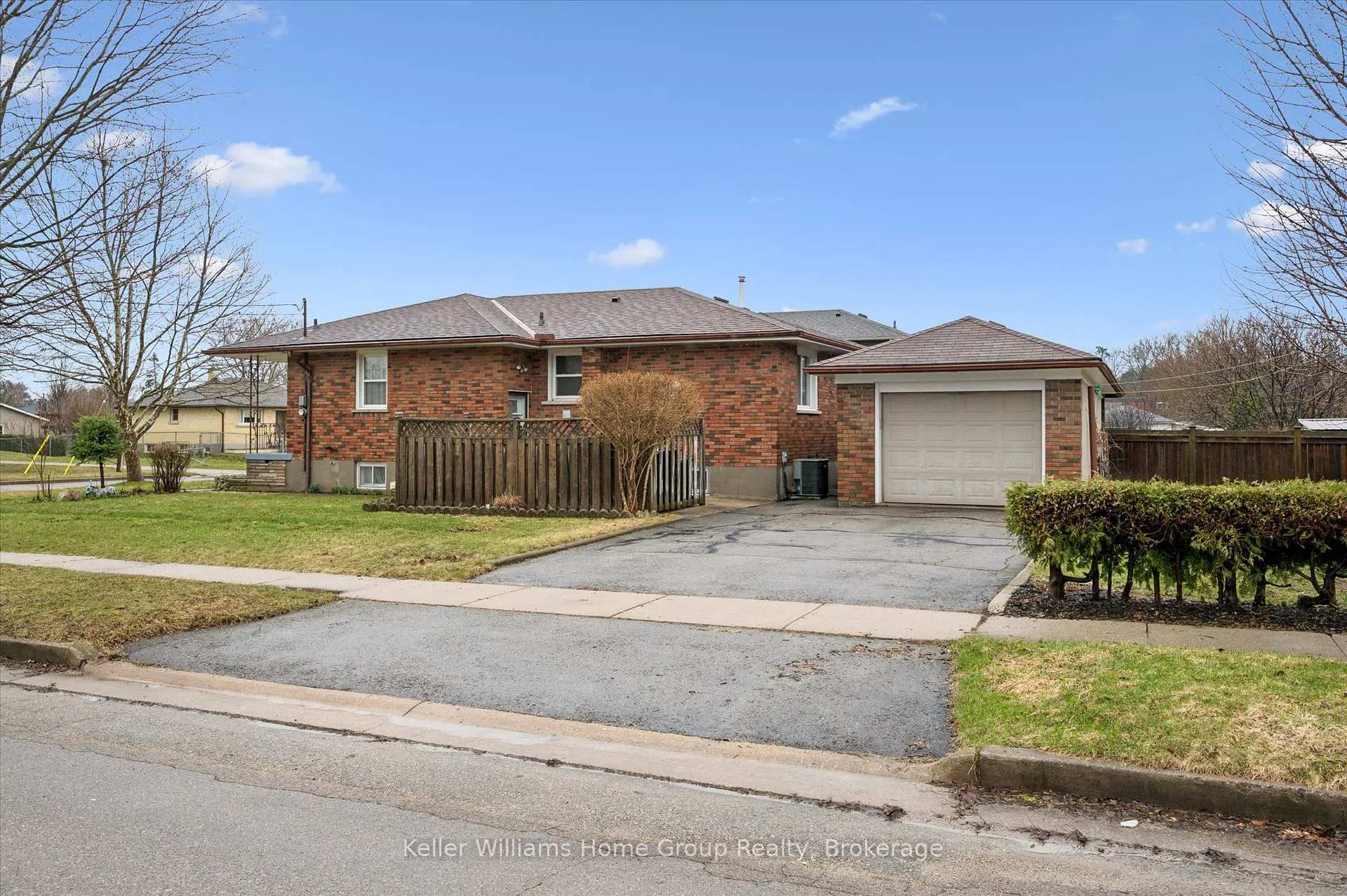 Photo 38 of 28 Normandy Drive, Guelph, St. George's — HOMEH