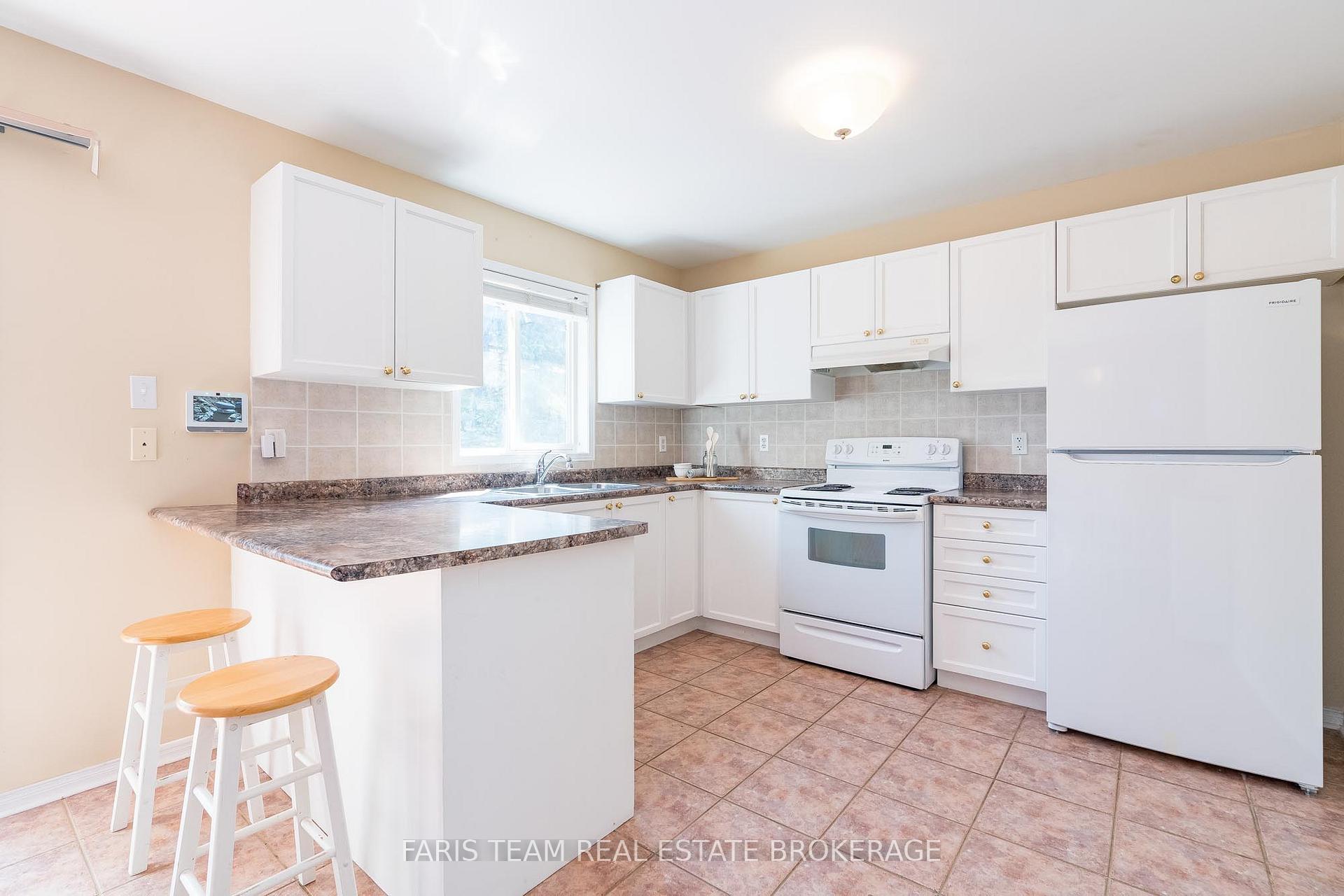 Photo 8 of 57 Rose Valley Way, Wasaga Beach — HOMEH