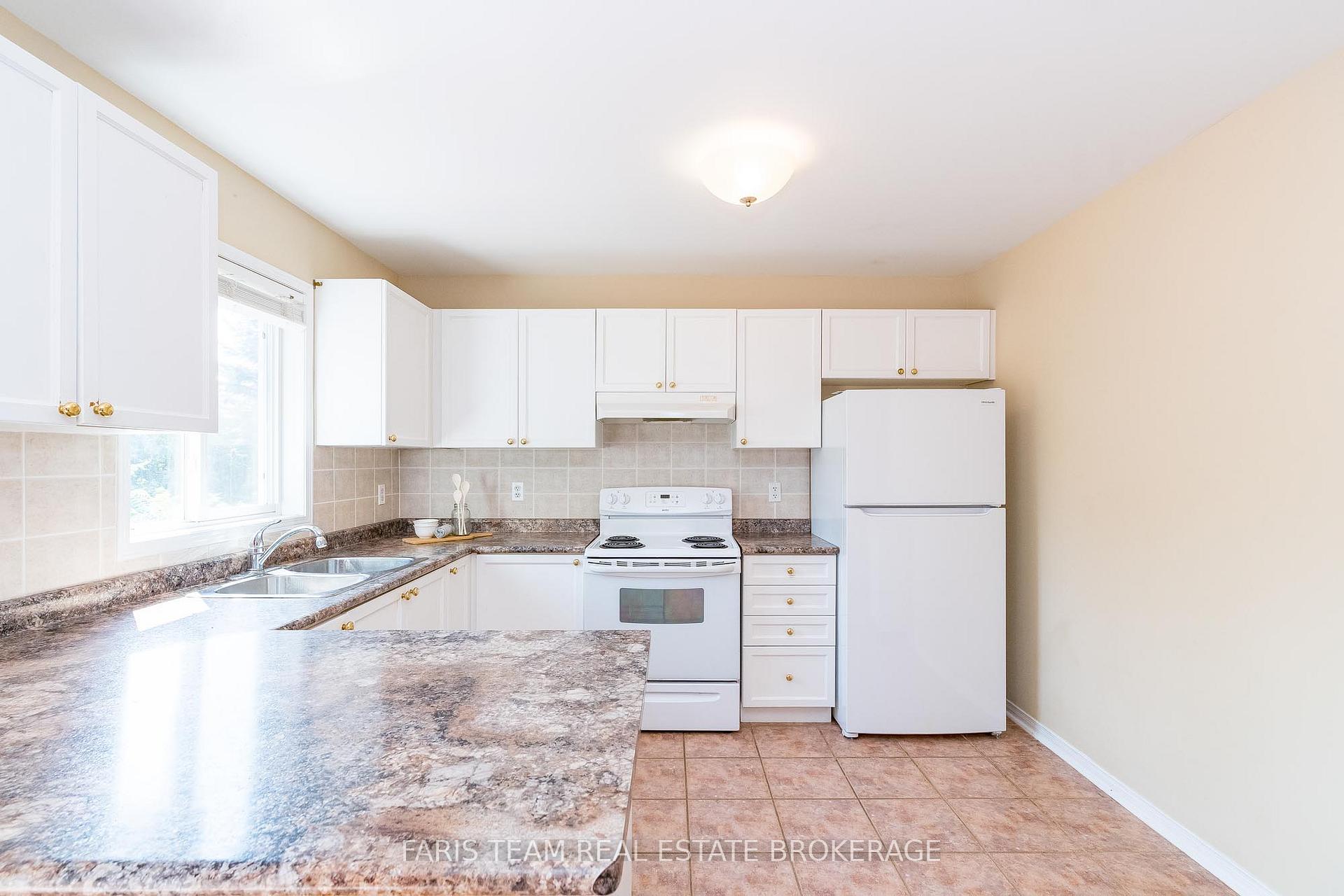 Photo 10 of 57 Rose Valley Way, Wasaga Beach — HOMEH