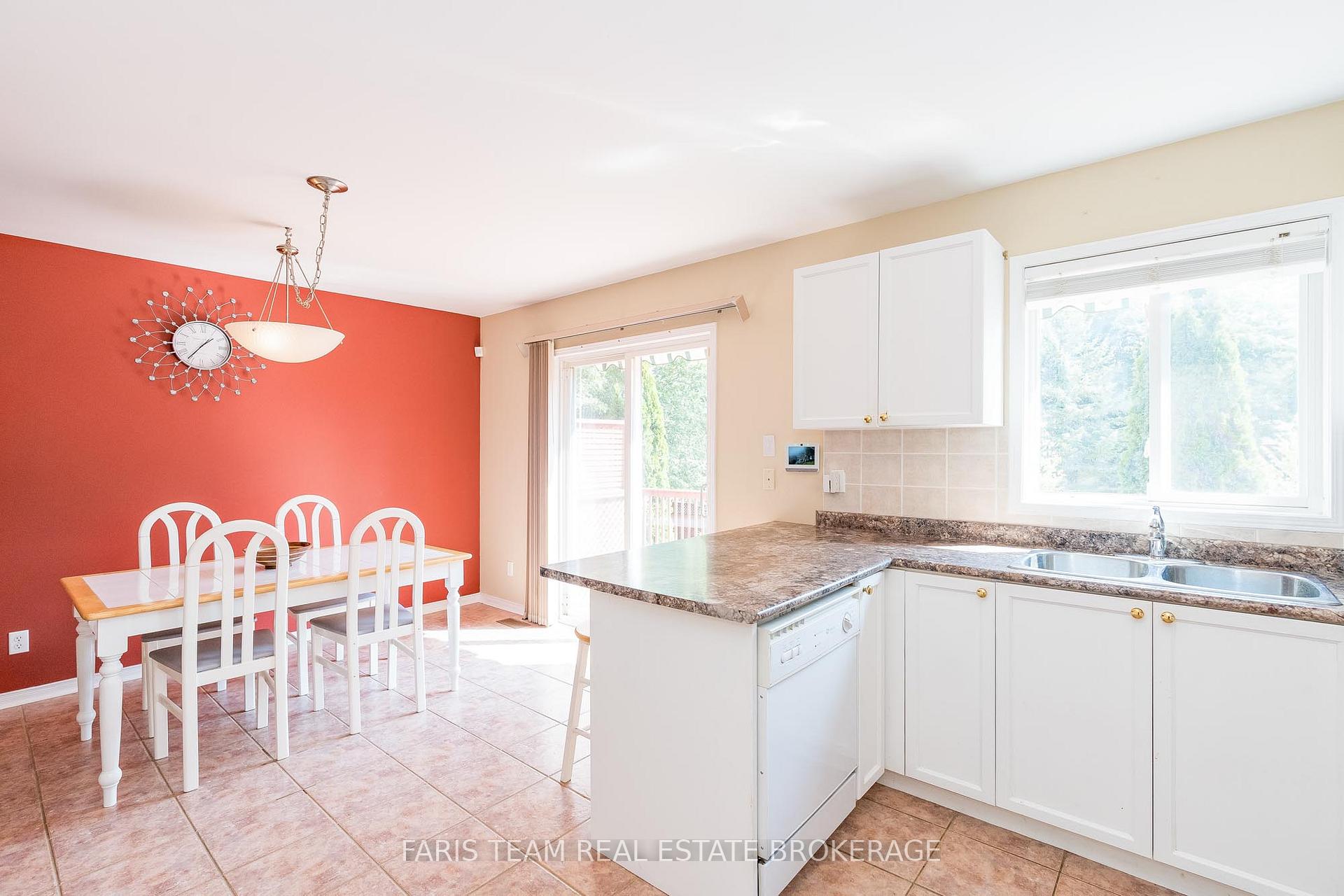 Photo 11 of 57 Rose Valley Way, Wasaga Beach — HOMEH