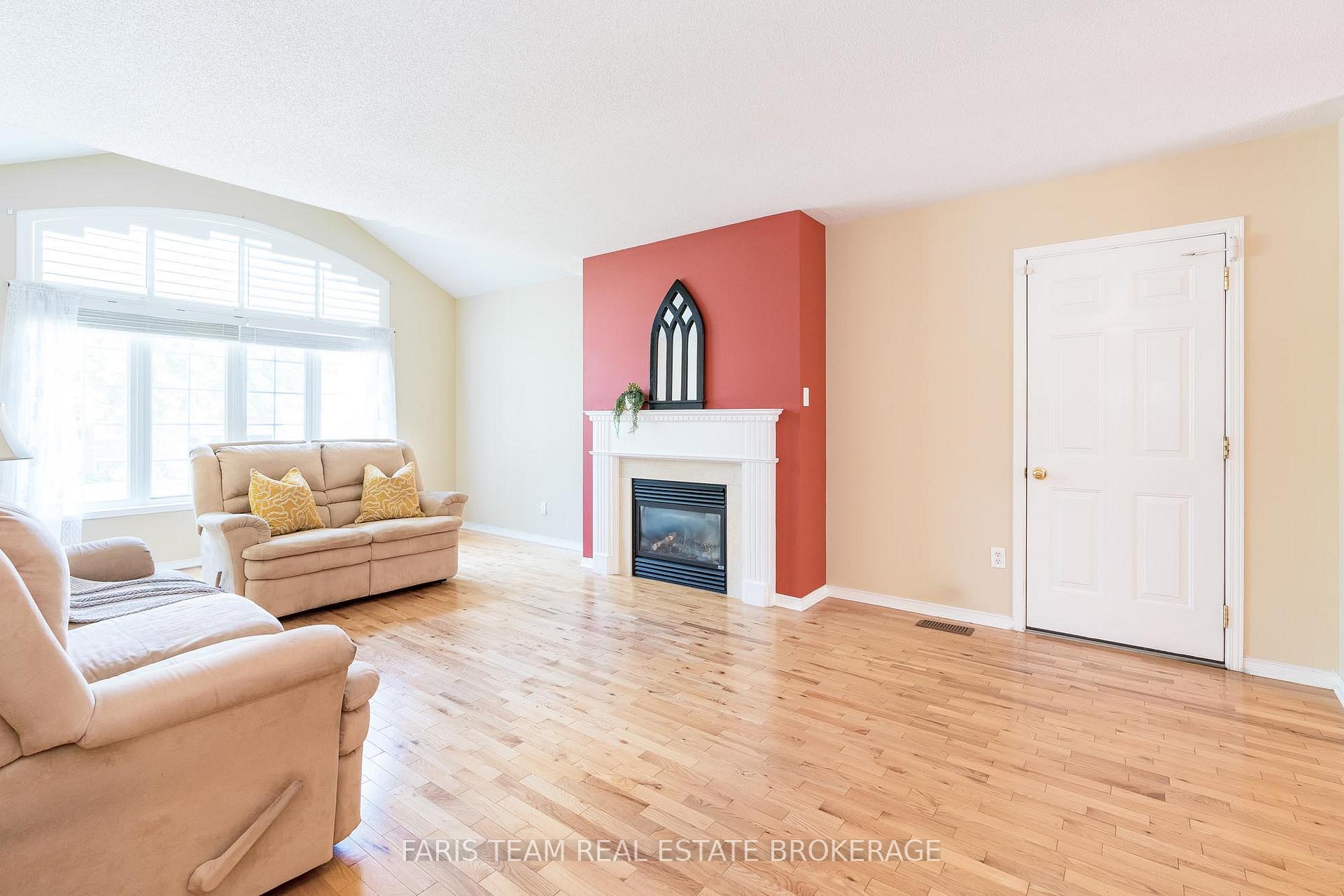 Photo 14 of 57 Rose Valley Way, Wasaga Beach — HOMEH