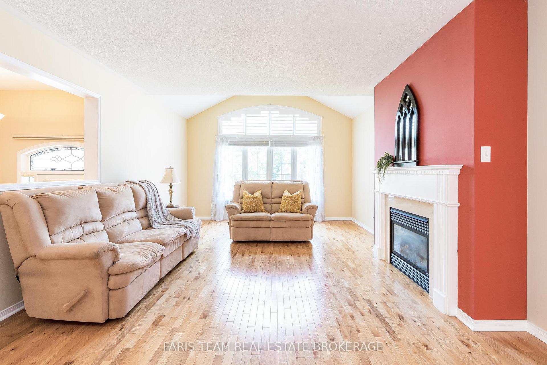 Photo 15 of 57 Rose Valley Way, Wasaga Beach — HOMEH