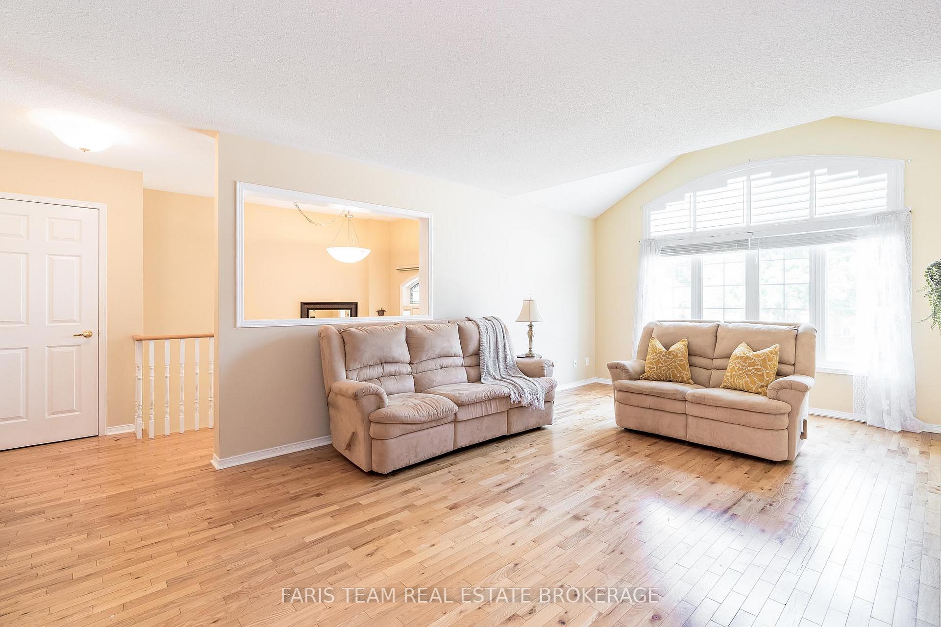 Photo 16 of 57 Rose Valley Way, Wasaga Beach — HOMEH