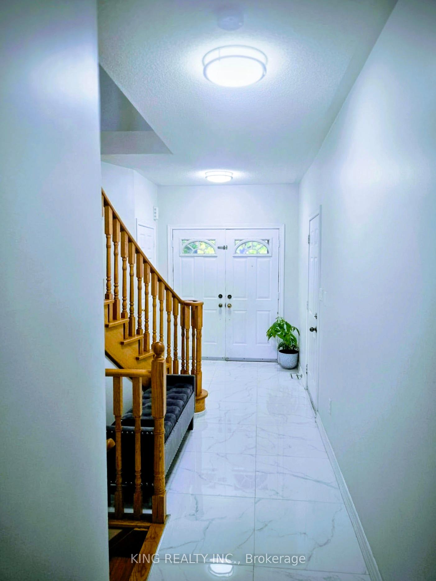 Photo 4 of 131 Royal Appian Crescent, Vaughan, Patterson — HOMEH