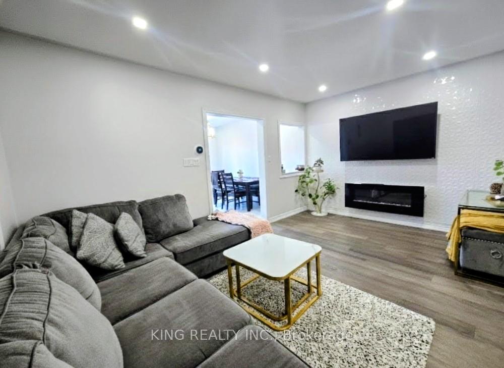 Photo 5 of 131 Royal Appian Crescent, Vaughan, Patterson — HOMEH