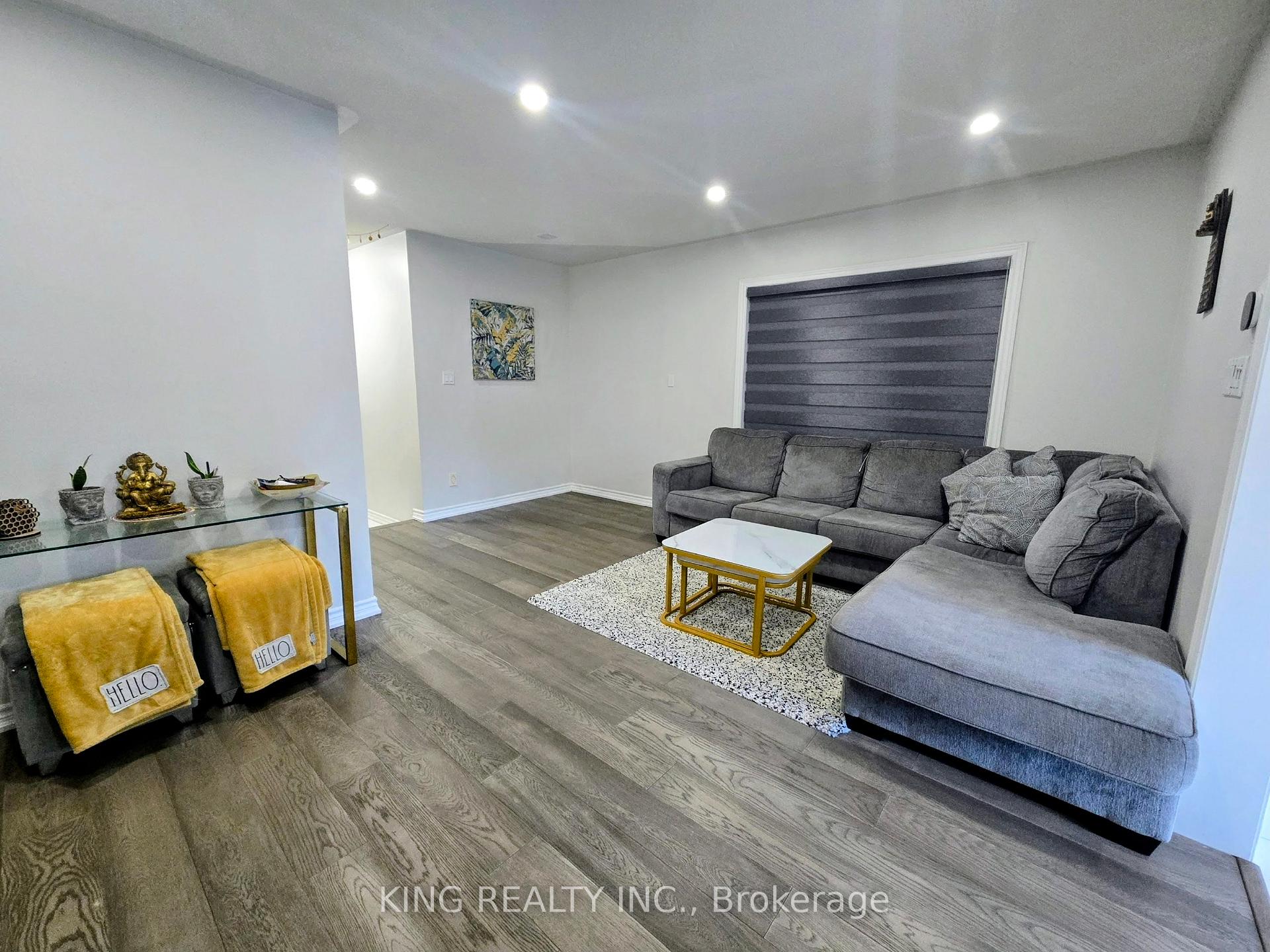 Photo 7 of 131 Royal Appian Crescent, Vaughan, Patterson — HOMEH