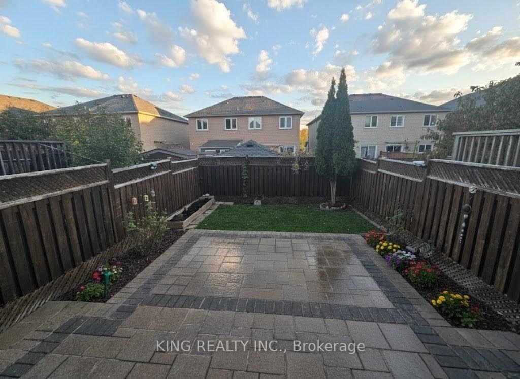 Photo 12 of 131 Royal Appian Crescent, Vaughan, Patterson — HOMEH