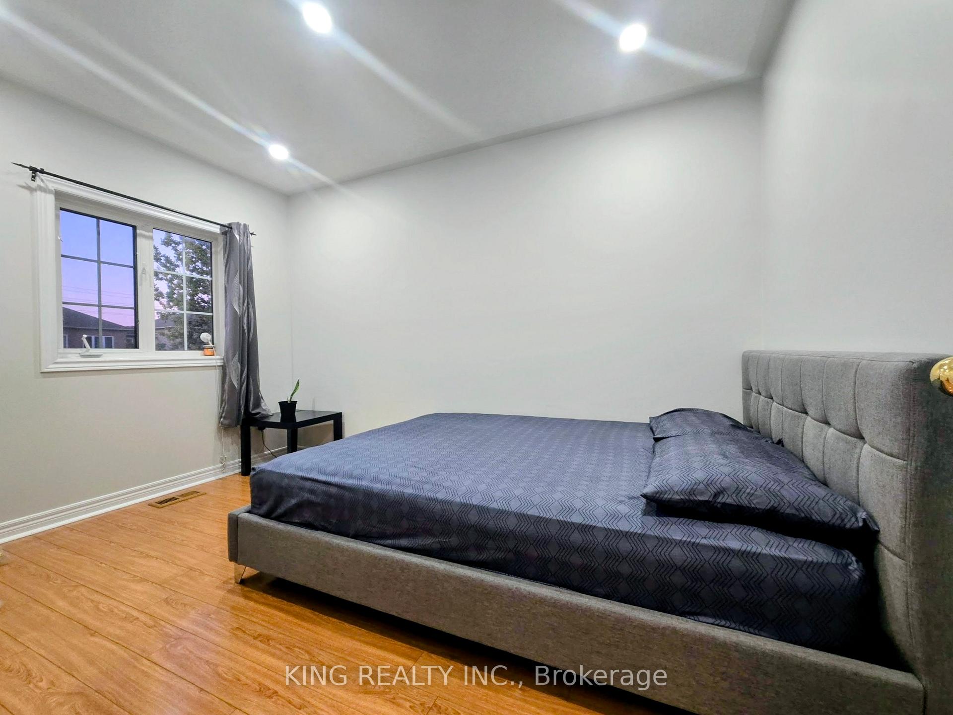 Photo 21 of 131 Royal Appian Crescent, Vaughan, Patterson — HOMEH