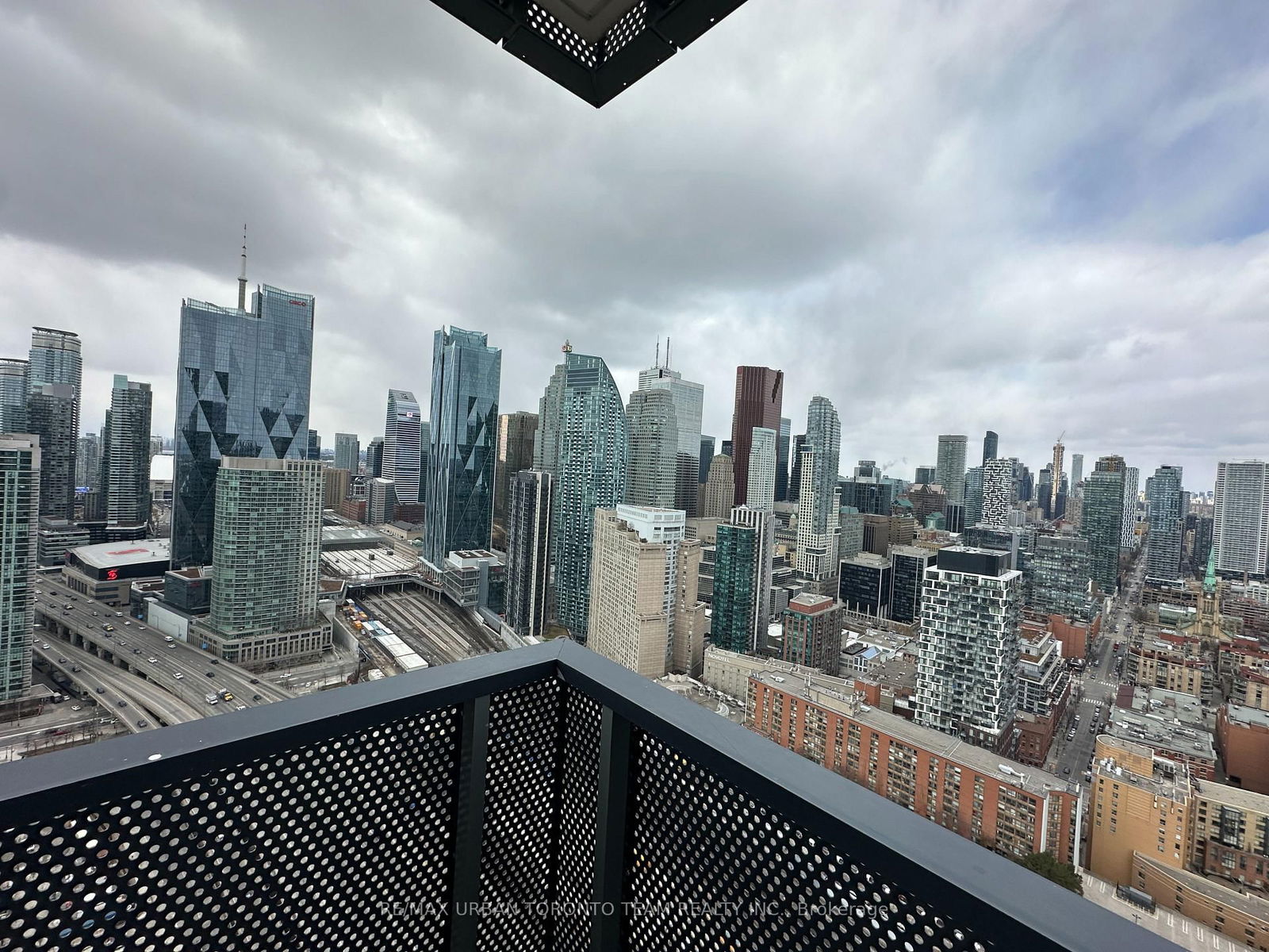 Photo 7 of Unit 4601, 55 Cooper St, Toronto, Waterfront Communities — HOMEH