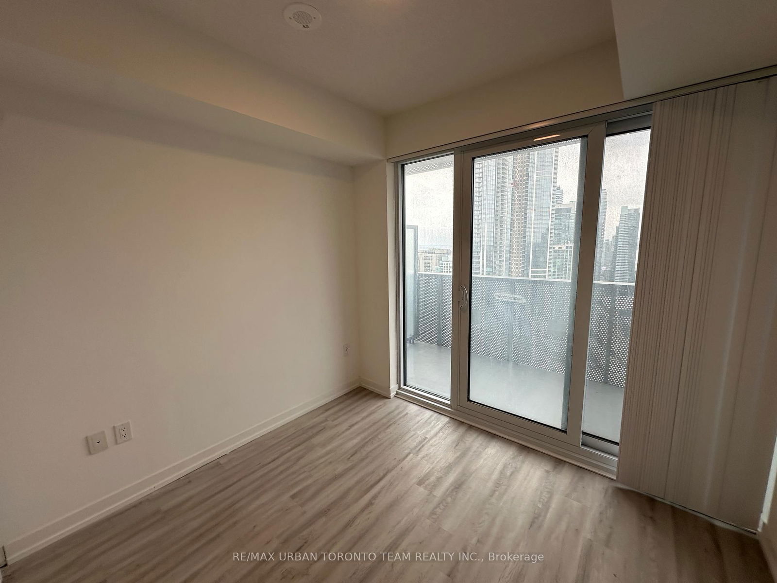 Photo 6 of Unit 4601, 55 Cooper St, Toronto, Waterfront Communities — HOMEH