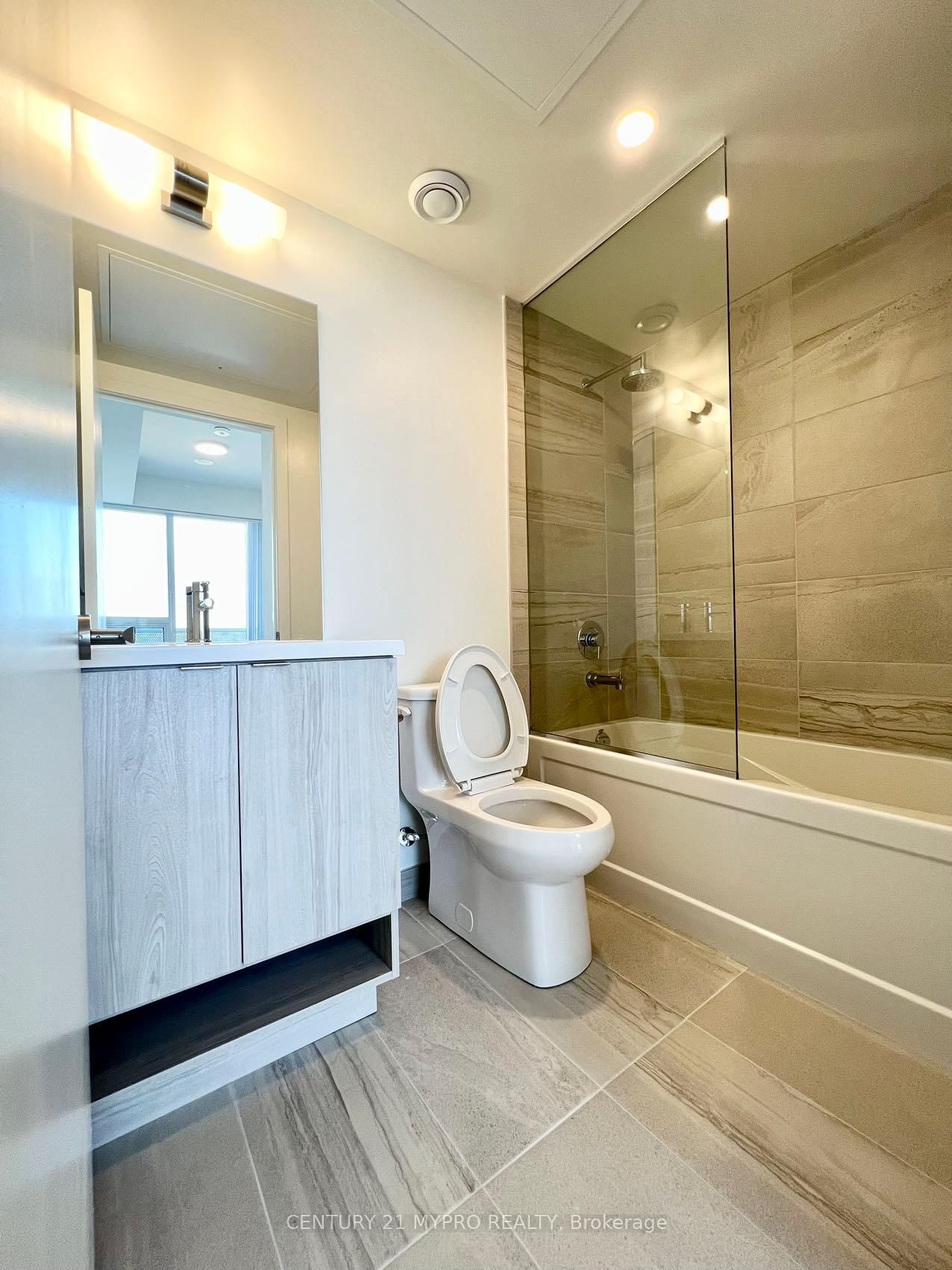 Photo 6 of Unit 6502, 138 Downes St, Toronto, Waterfront Communities — HOMEH