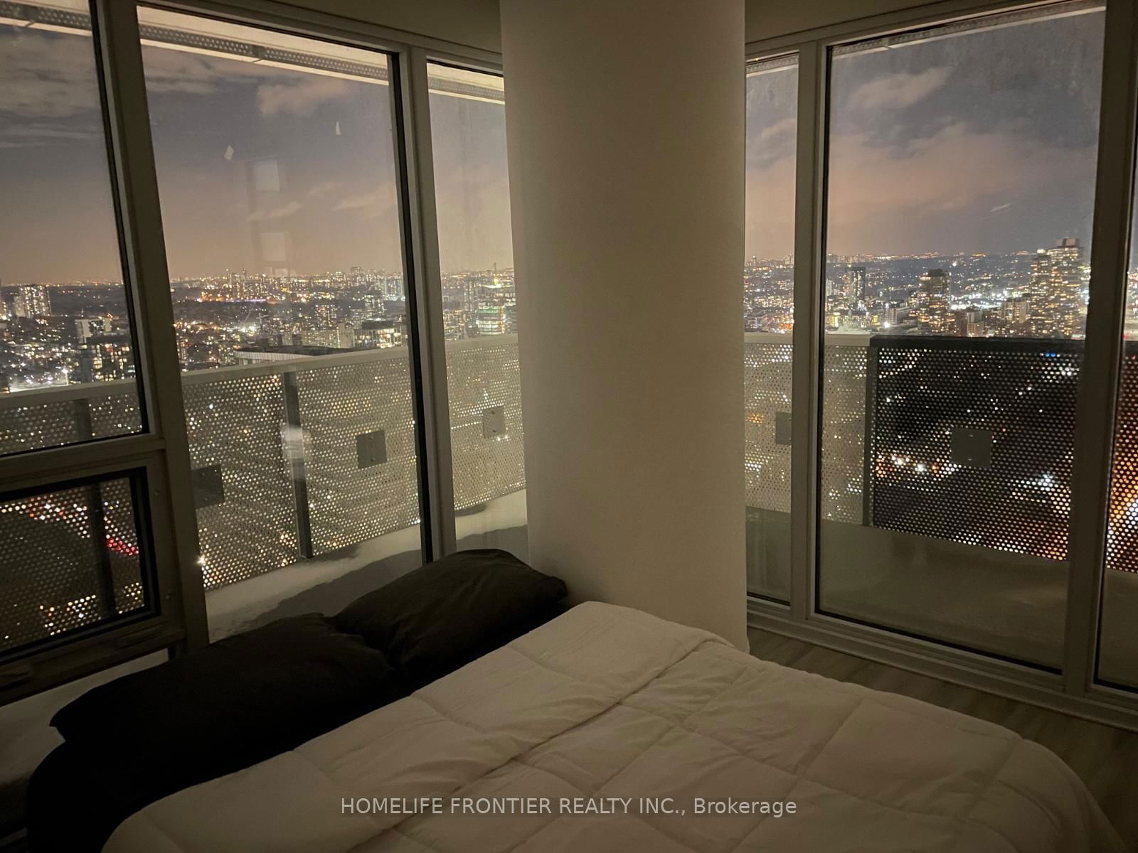 Photo 2 of Unit 4705, 55 Cooper St, Toronto, Waterfront Communities — HOMEH