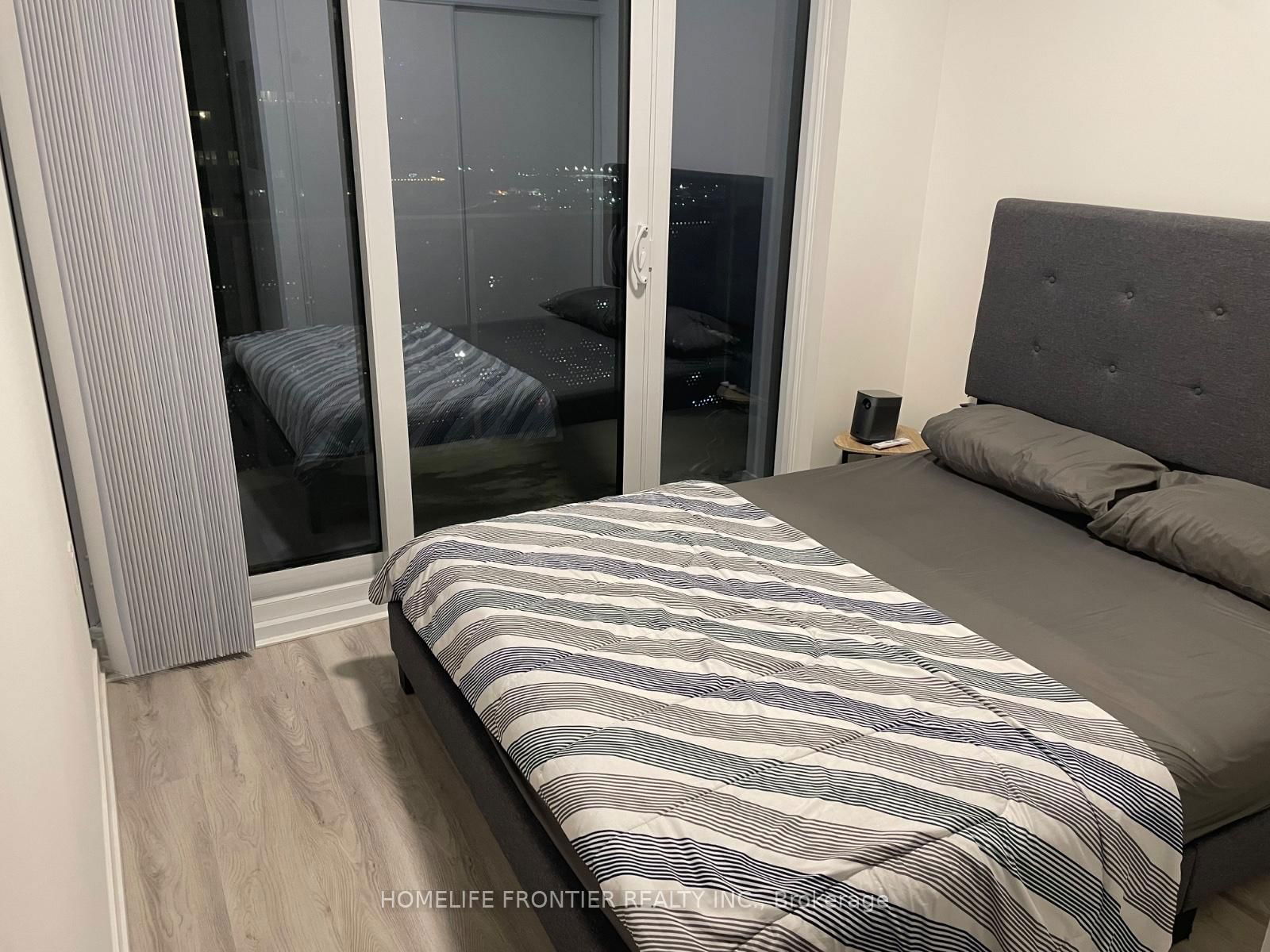 Photo 10 of Unit 4705, 55 Cooper St, Toronto, Waterfront Communities — HOMEH