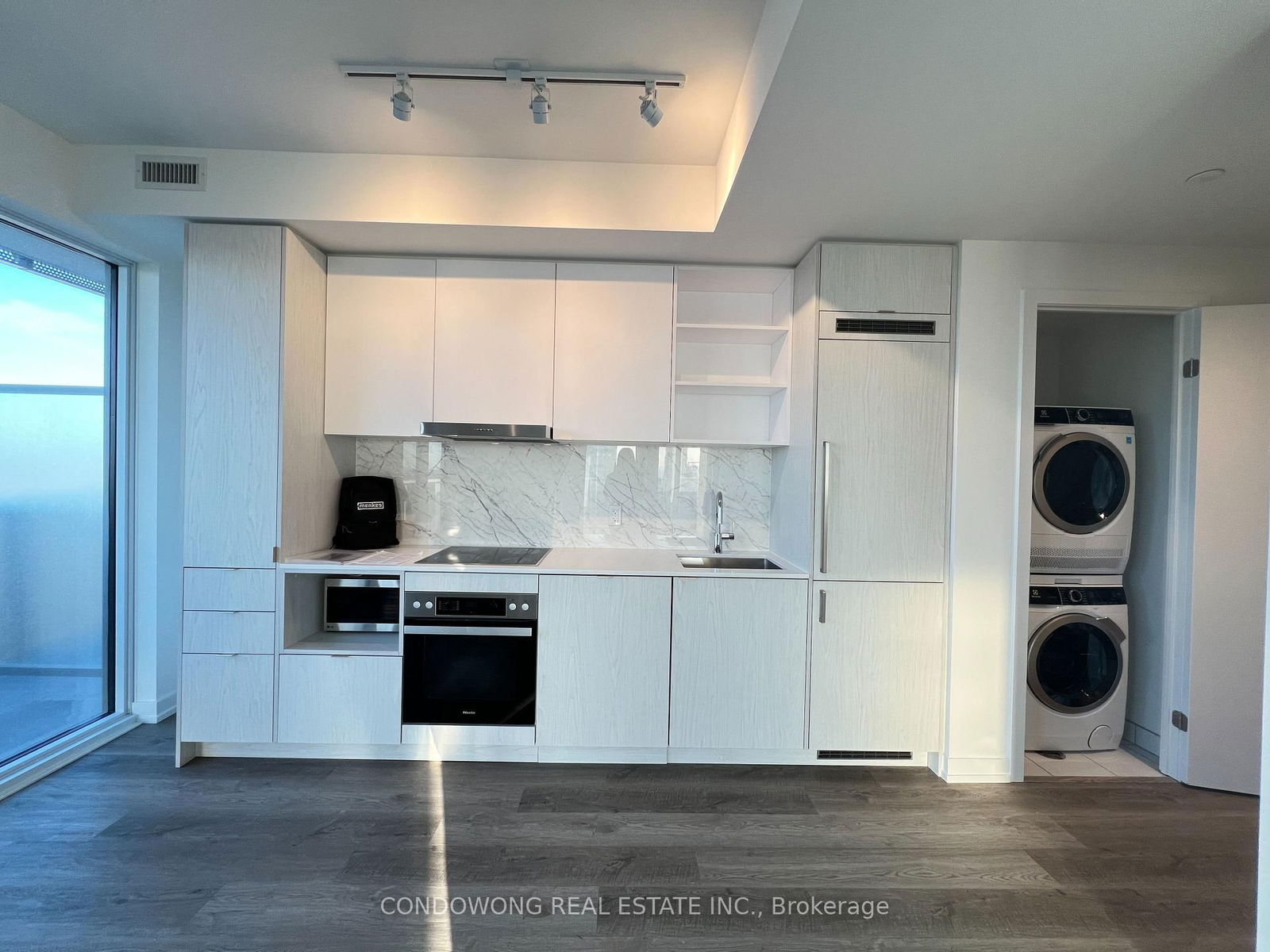 Photo 2 of Unit 7201, 55 Cooper St, Toronto, Waterfront Communities — HOMEH