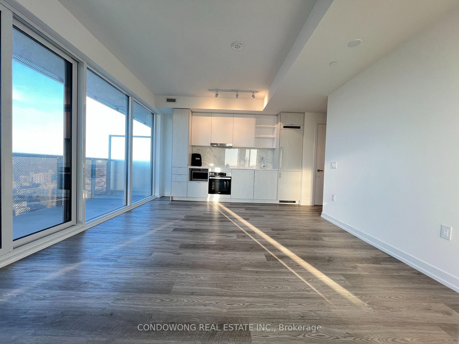 Photo 5 of Unit 7201, 55 Cooper St, Toronto, Waterfront Communities — HOMEH