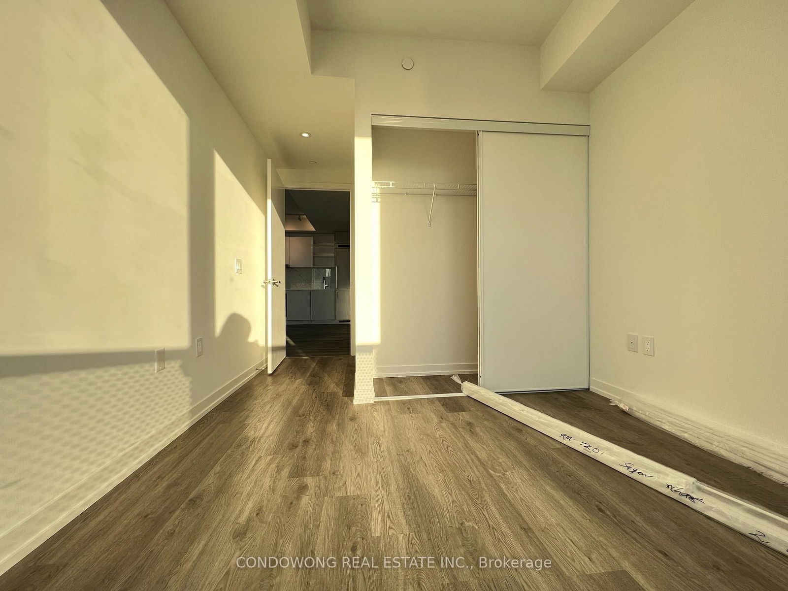 Photo 4 of Unit 7201, 55 Cooper St, Toronto, Waterfront Communities — HOMEH