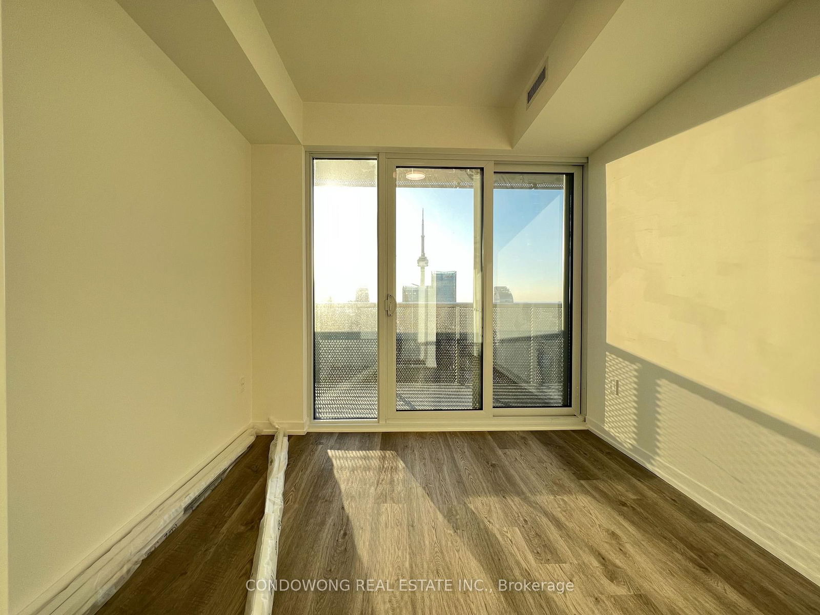 Photo 3 of Unit 7201, 55 Cooper St, Toronto, Waterfront Communities — HOMEH