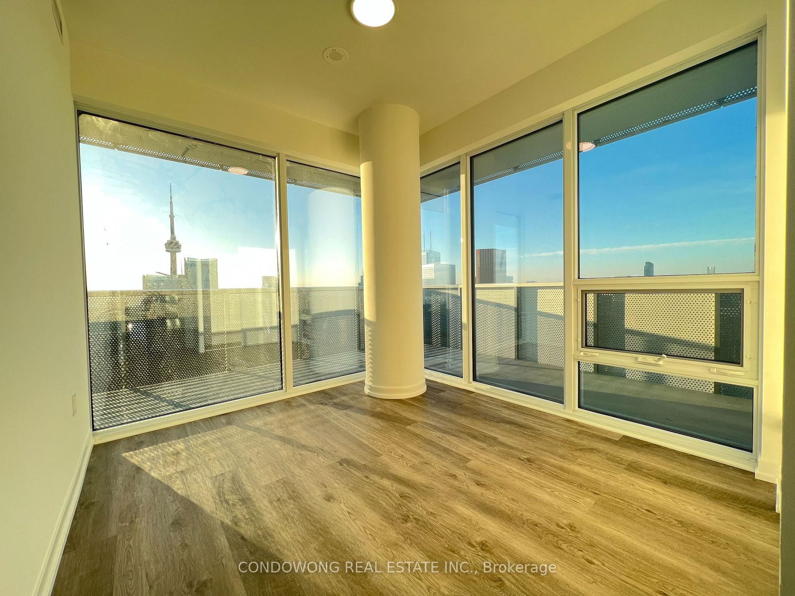 Photo 8 of Unit 7201, 55 Cooper St, Toronto, Waterfront Communities — HOMEH