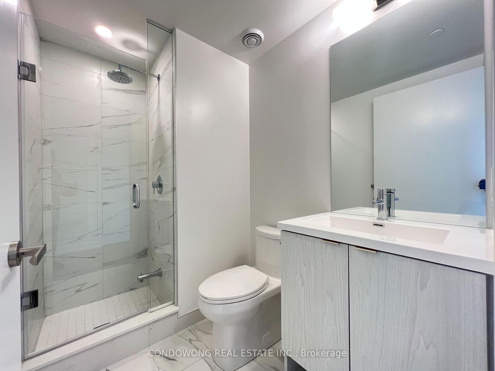 Photo 9 of Unit 7201, 55 Cooper St, Toronto, Waterfront Communities — HOMEH