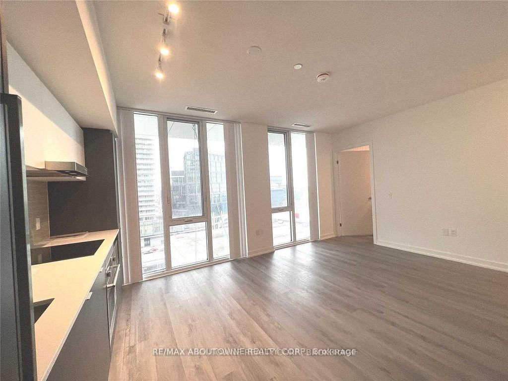 Photo 8 of Unit 1105, 138 Downes St, Toronto, Waterfront Communities — HOMEH
