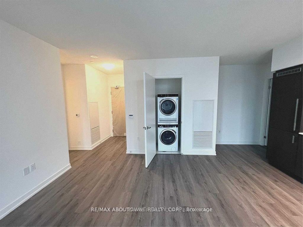 Photo 5 of Unit 1105, 138 Downes St, Toronto, Waterfront Communities — HOMEH