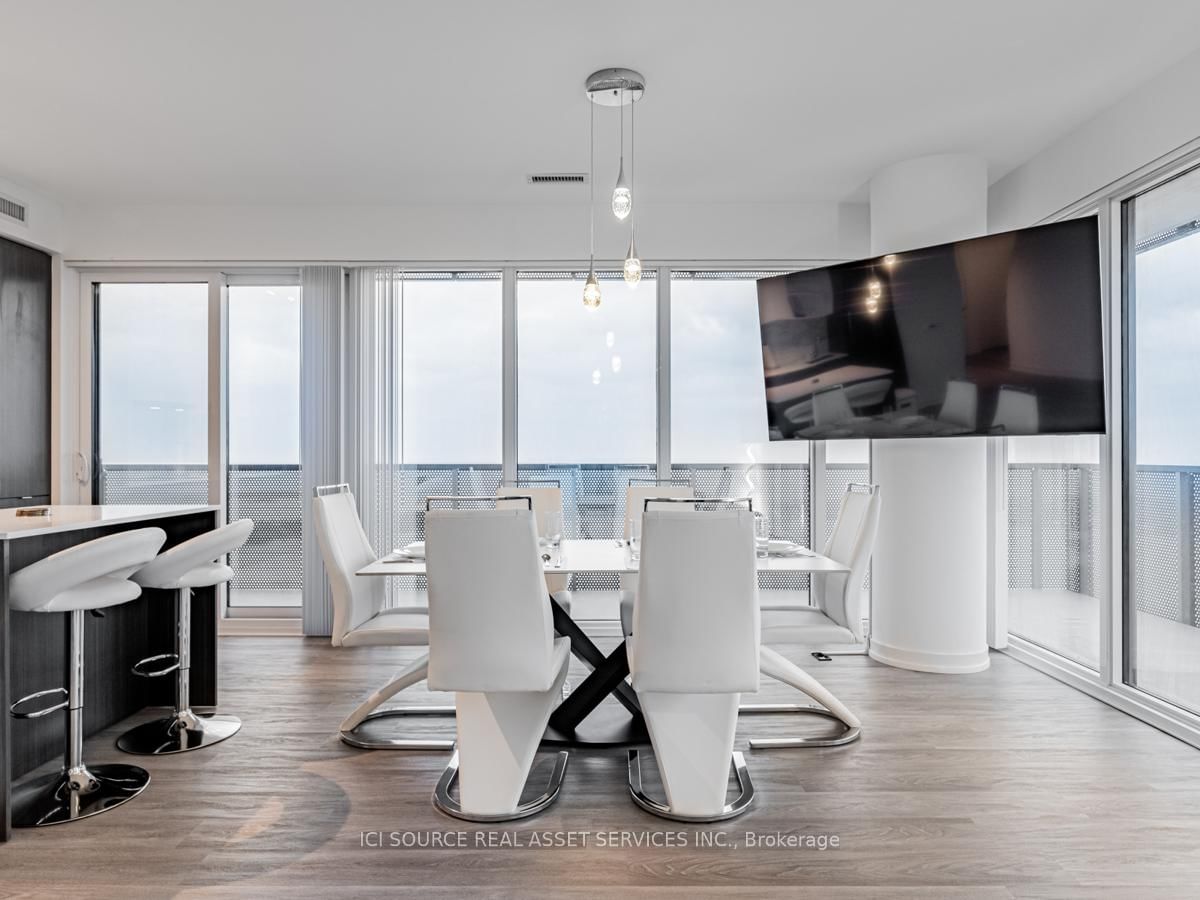Photo 3 of Unit 7311, 55 Cooper St, Toronto, Waterfront Communities — HOMEH