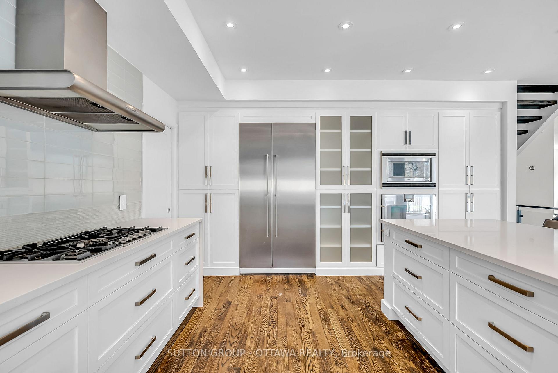 Photo 8 of 333 Summit Avenue W, Ottawa, Alta Vista/Faircrest Heights — HOMEH