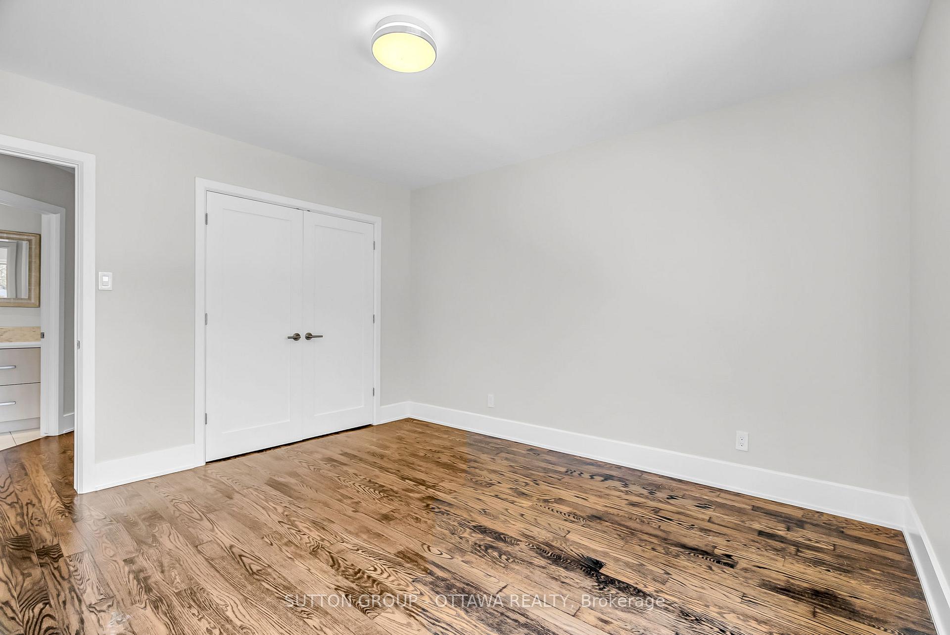 Photo 9 of 333 Summit Avenue W, Ottawa, Alta Vista/Faircrest Heights — HOMEH